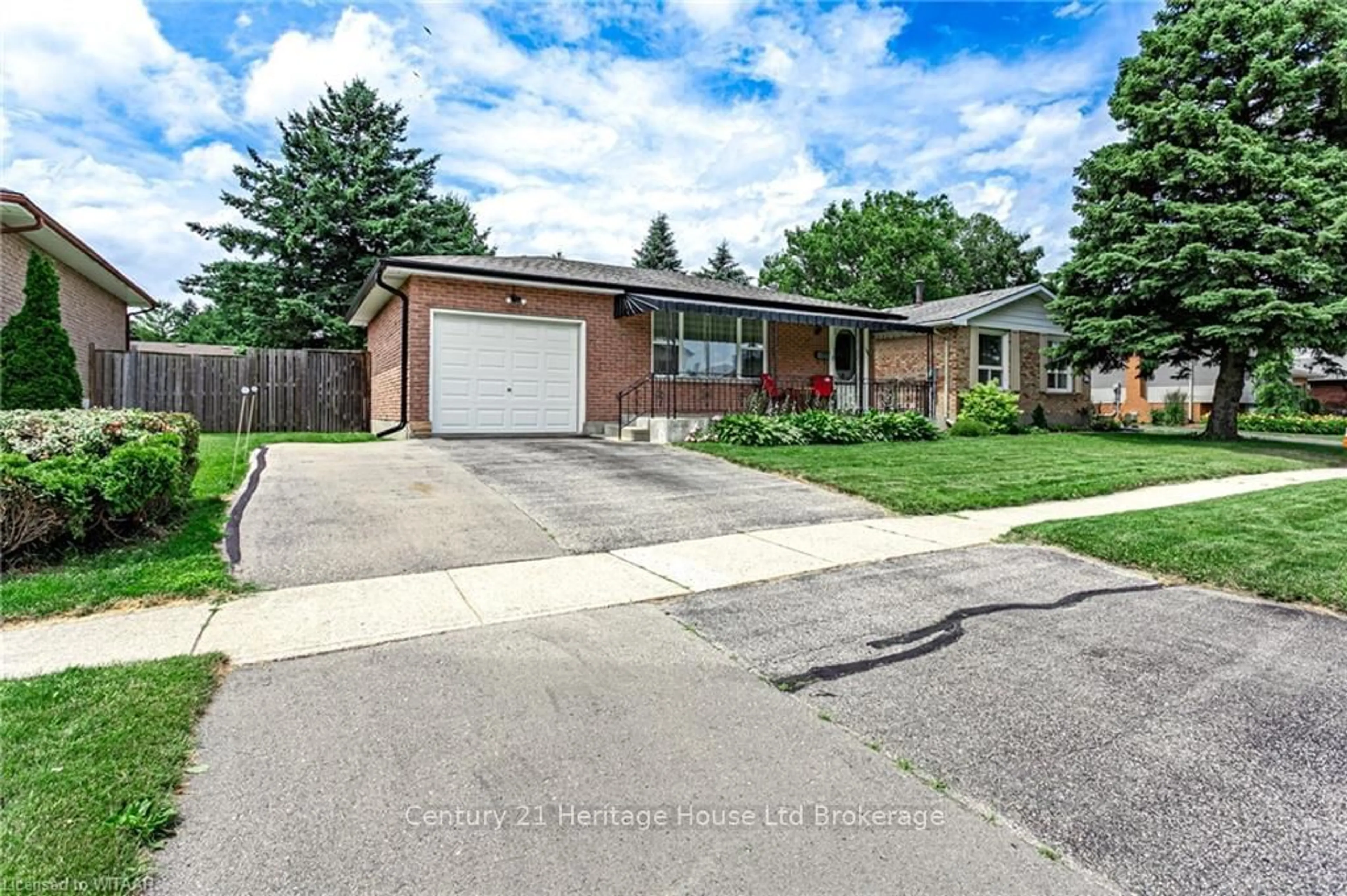 Frontside or backside of a home, the street view for 191 DIEFENBAKER Dr, Woodstock Ontario N4S 8K1