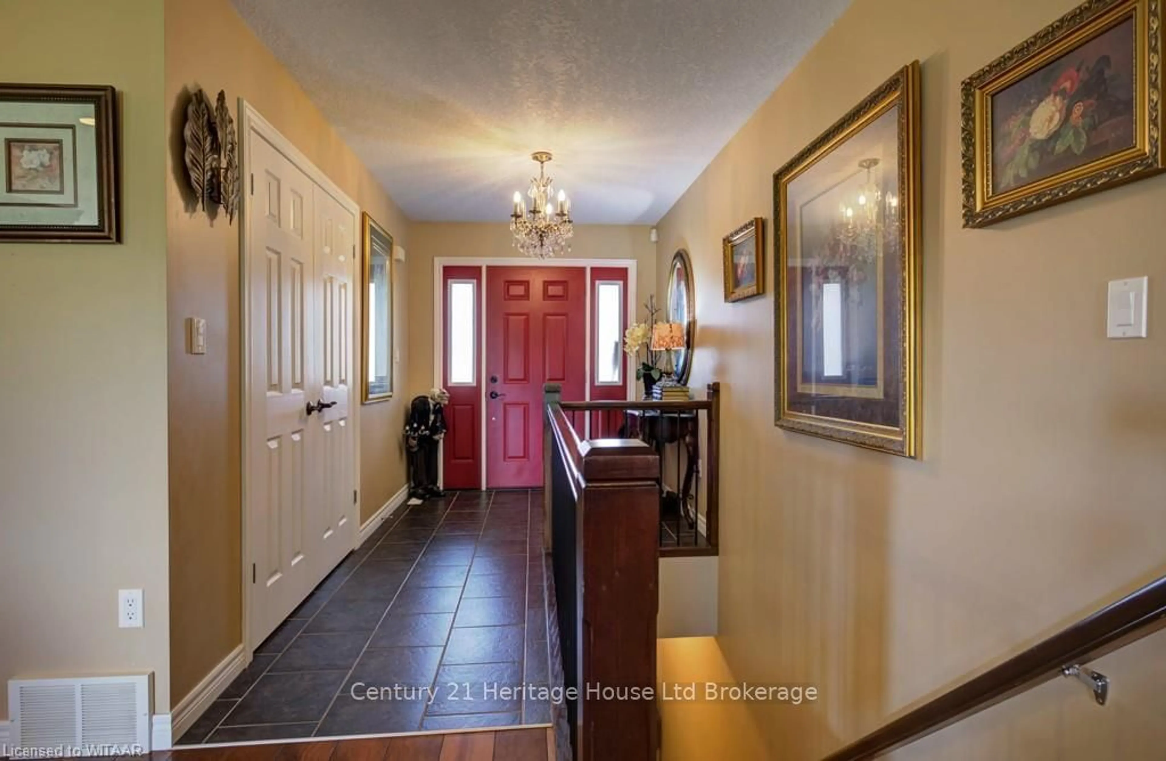 Indoor entryway, wood floors for 772796 HIGHWAY 59, Norwich Ontario N0J 1R0