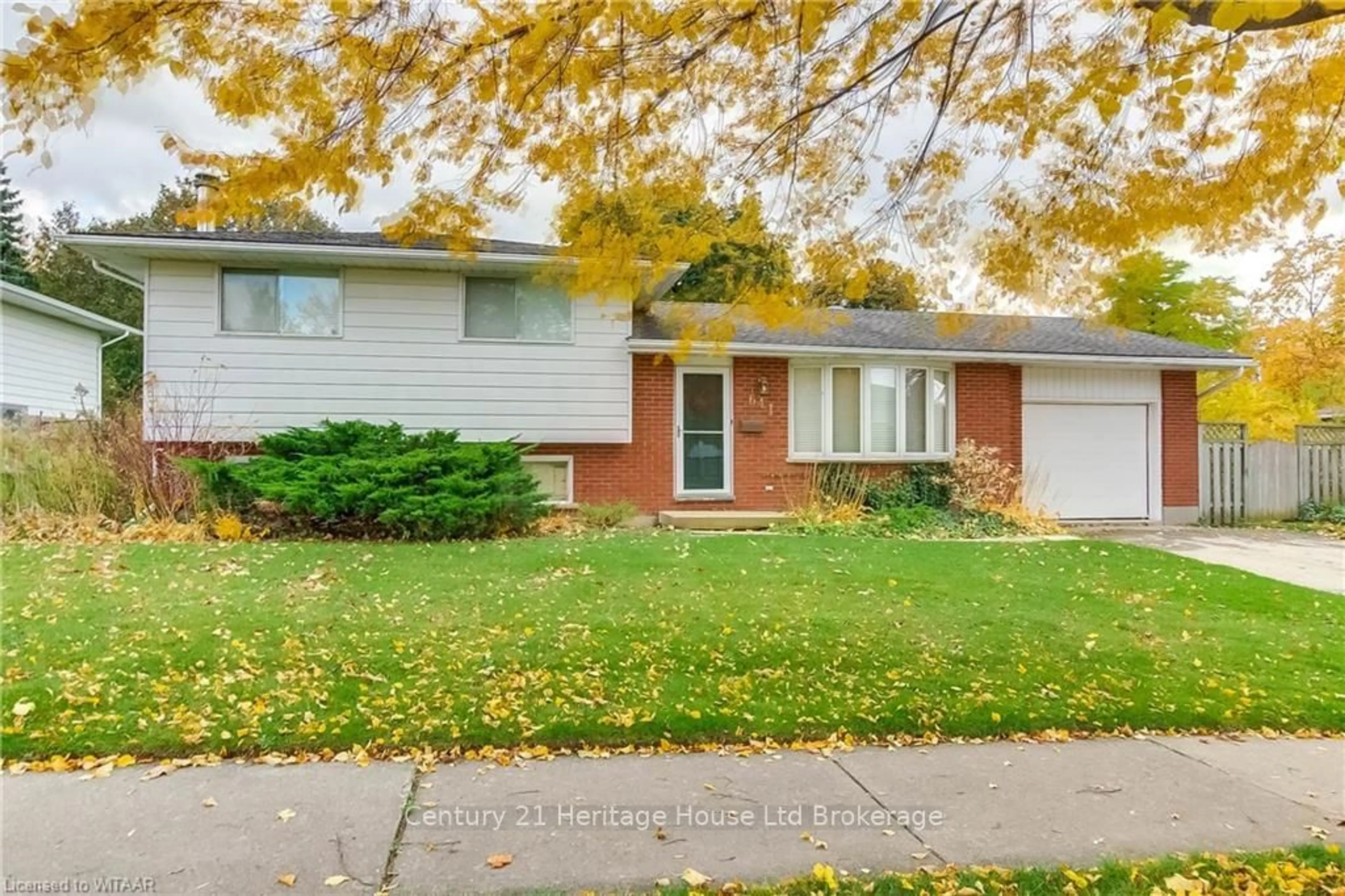 Frontside or backside of a home, the street view for 641 DURHAM Cres, Woodstock Ontario N4S 5X5