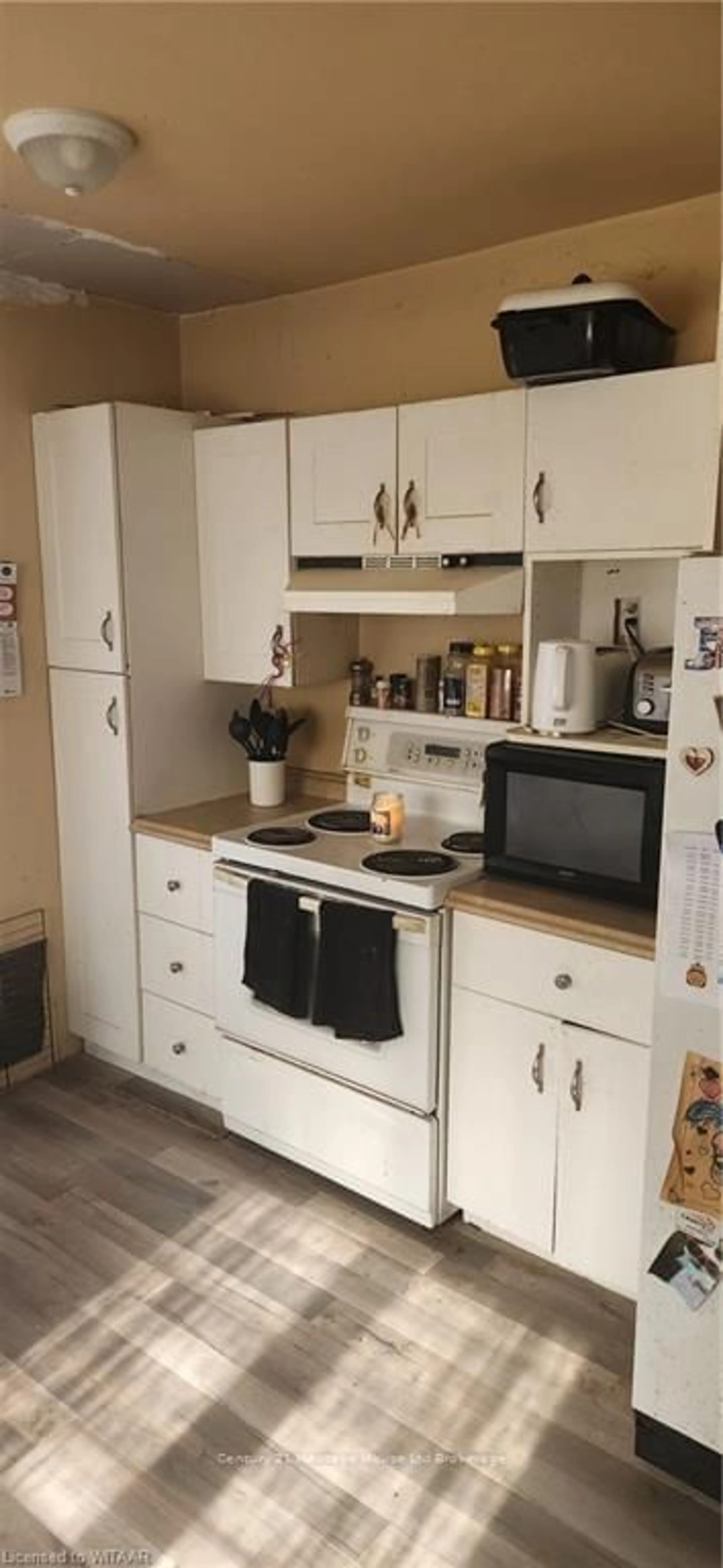 Kitchen, cottage for 118 DOVER St, Woodstock Ontario N4S 3M1