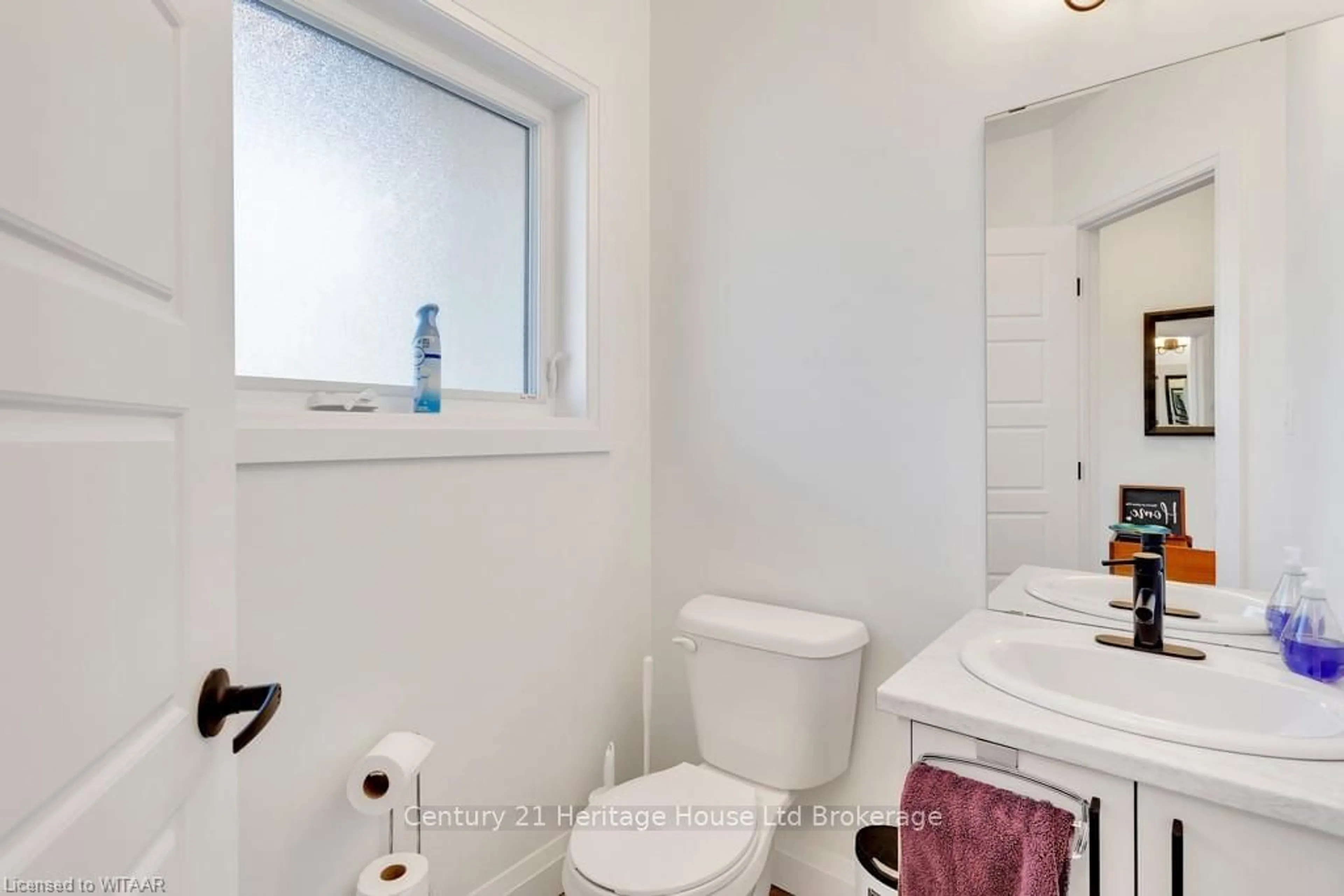 Standard bathroom for 360 QUARTER TOWN LINE Rd #803, Tillsonburg Ontario N4G 0H7