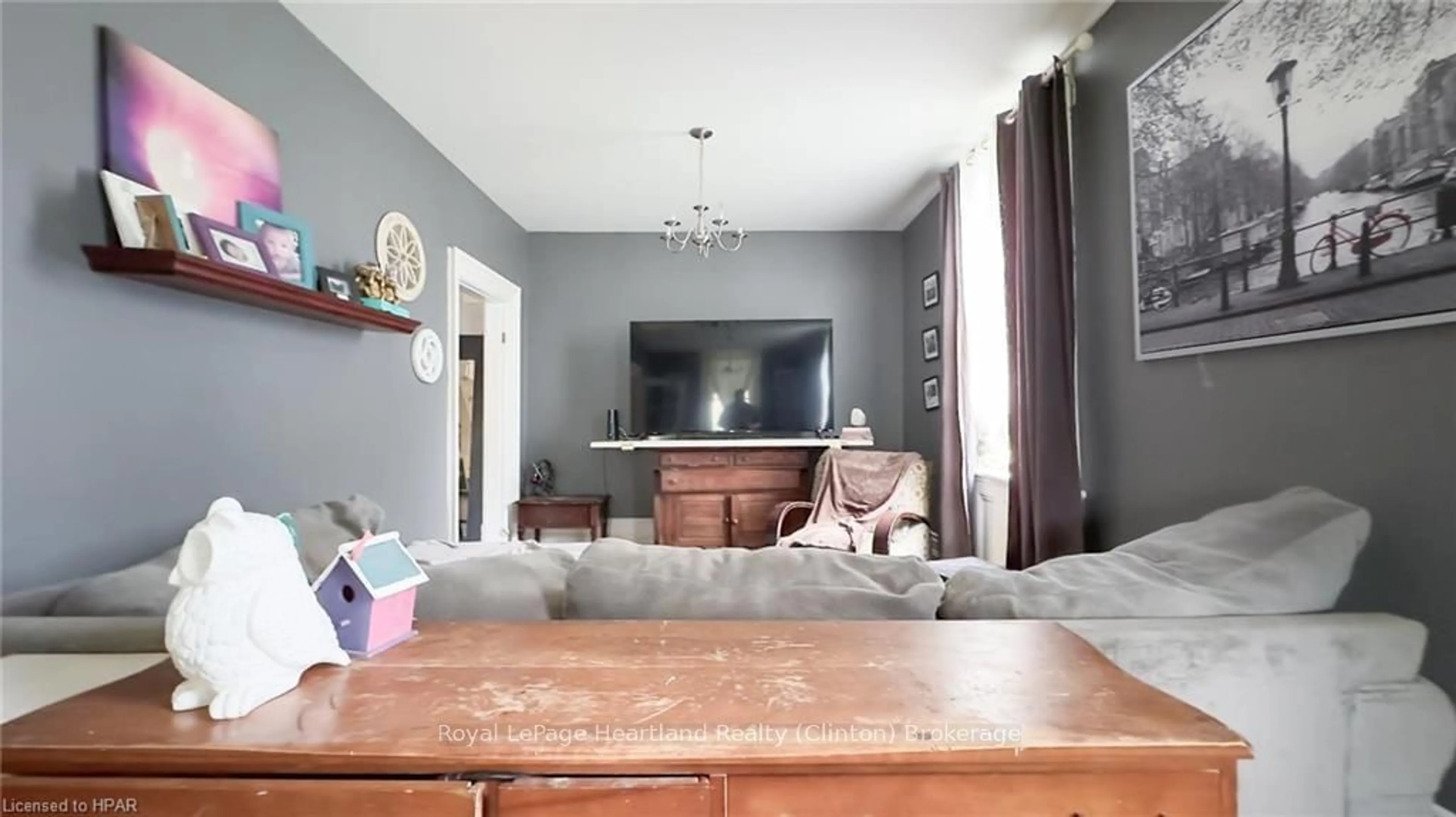 Living room, wood floors for 208 TOWNSEND St, Central Huron Ontario N0M 1L0