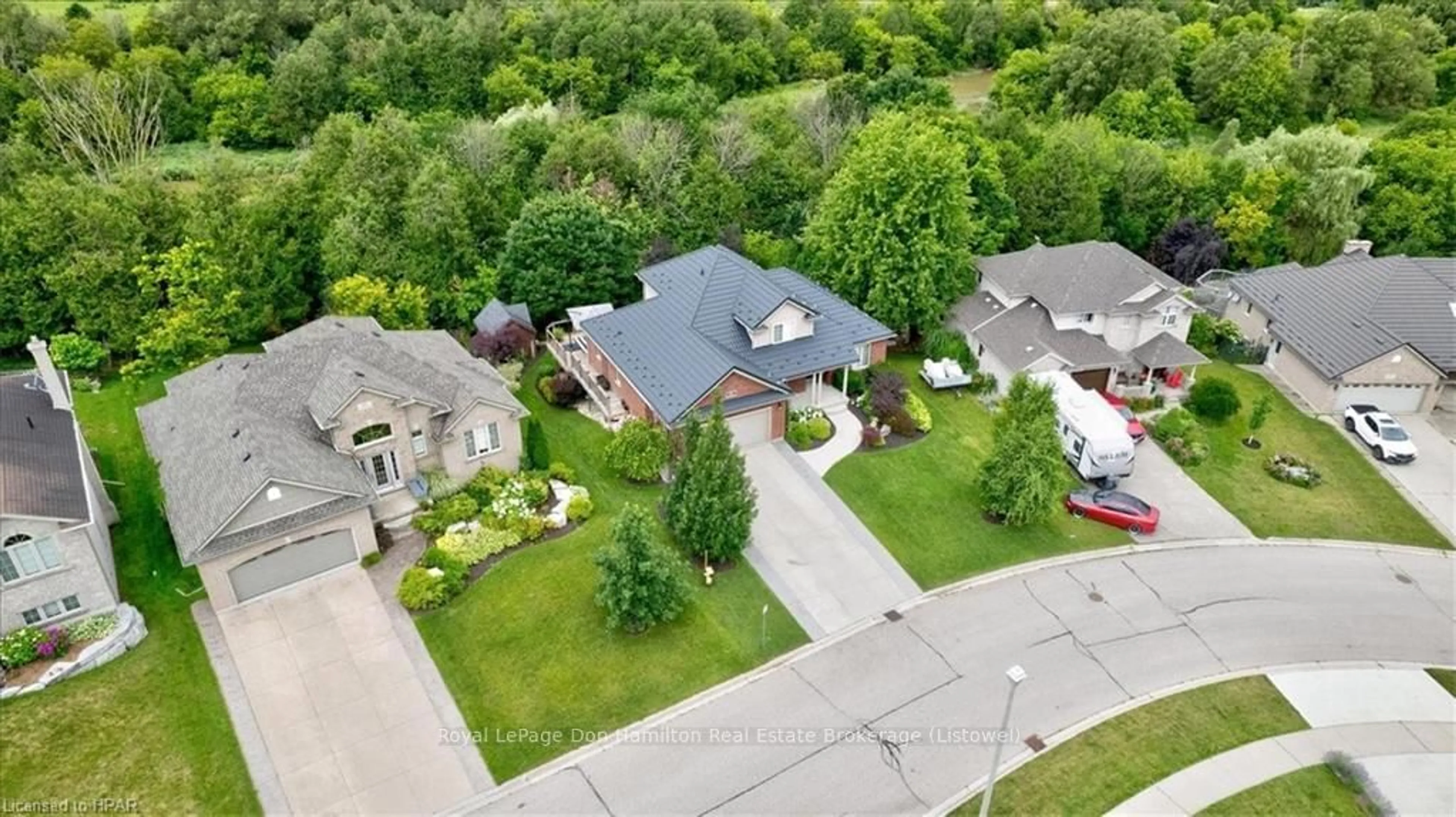 Frontside or backside of a home, the street view for 90 RIVER RUN Rd, Mapleton Ontario N0G 1P0