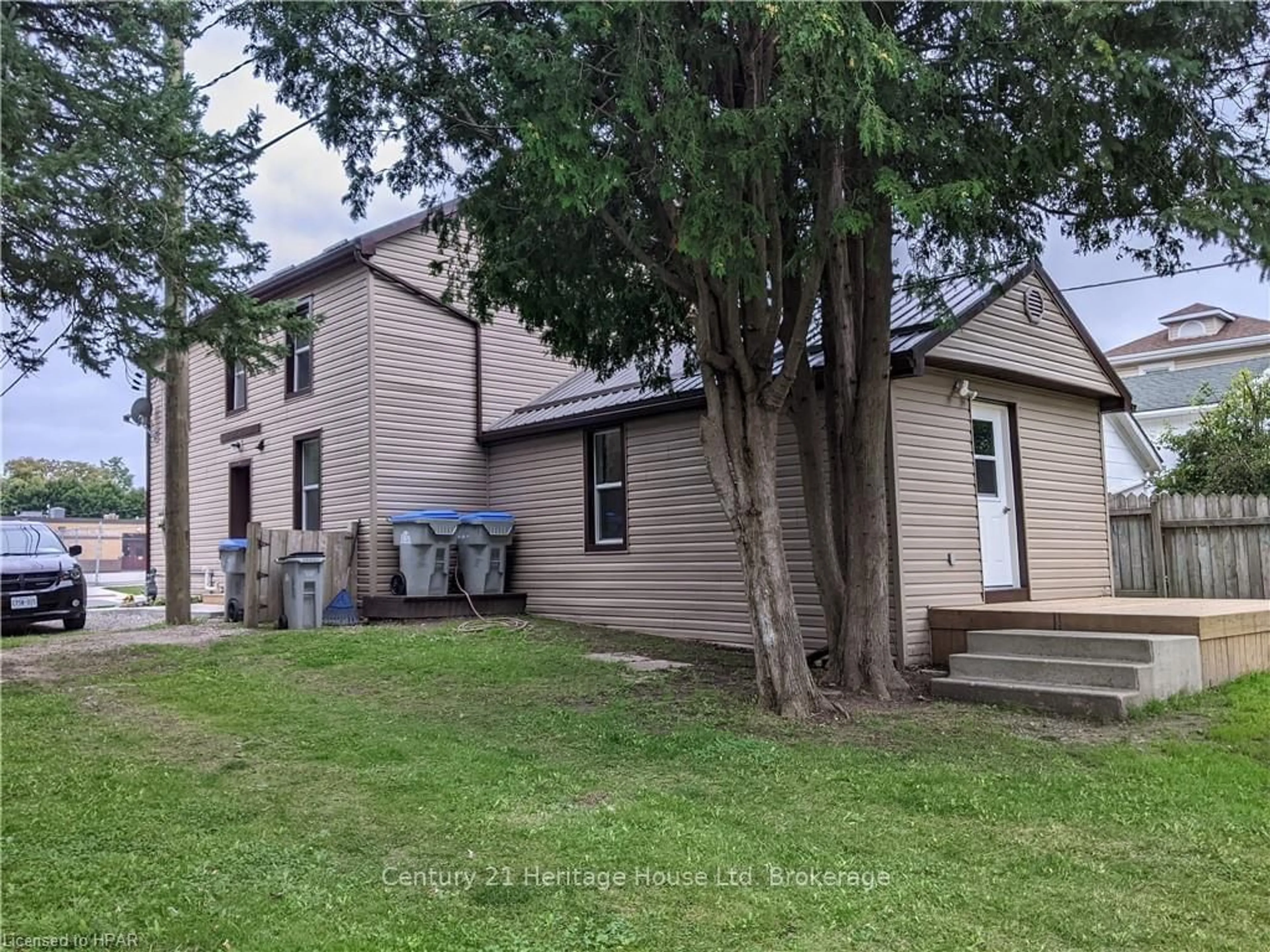 Frontside or backside of a home, the front or back of building for 50 GODERICH St, Huron East Ontario N0K 1W0