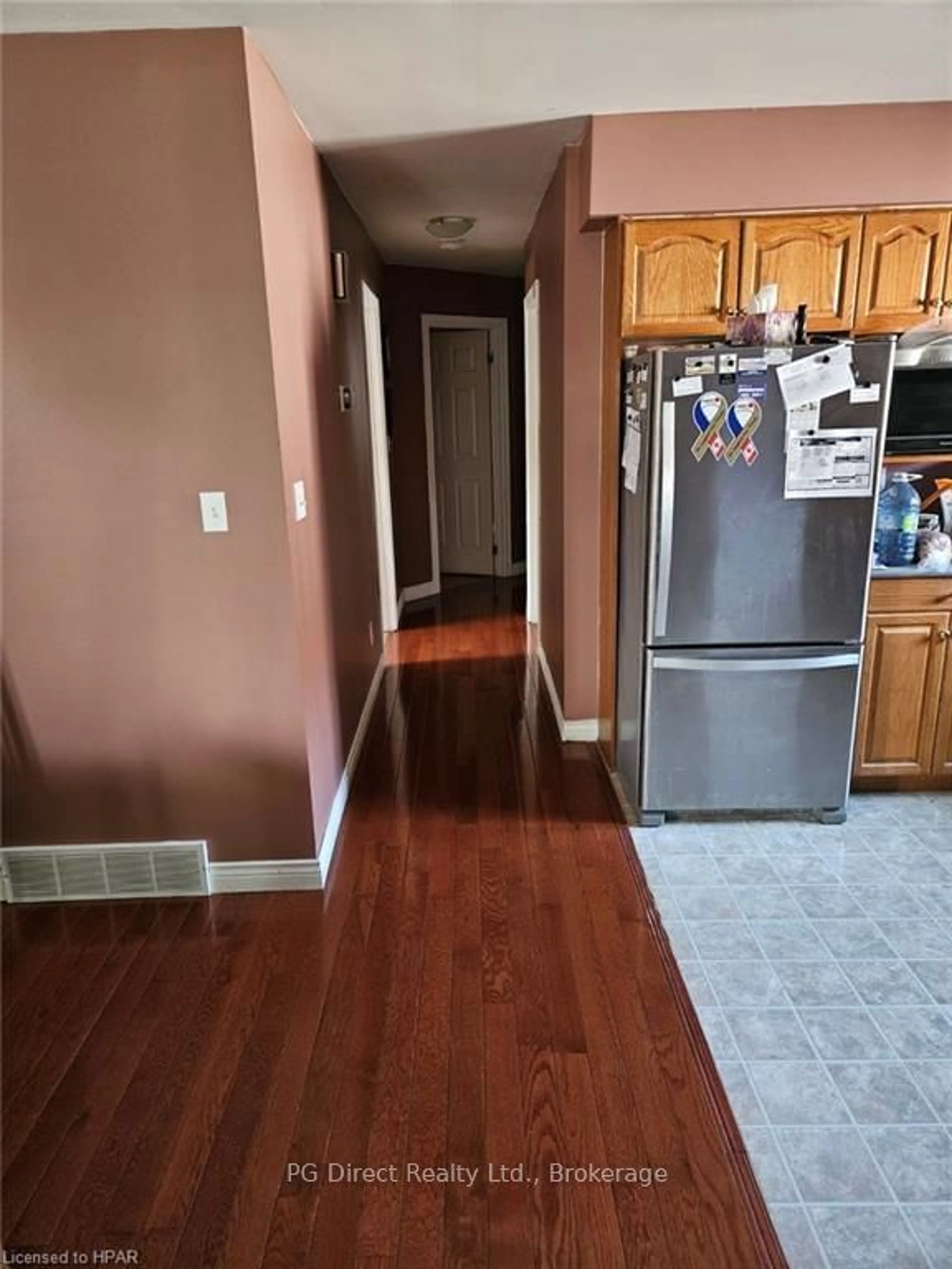 A pic of a room, not visible floor for 4233 NORTHWOOD LAKES Dr, Windsor Ontario N9G 2W2