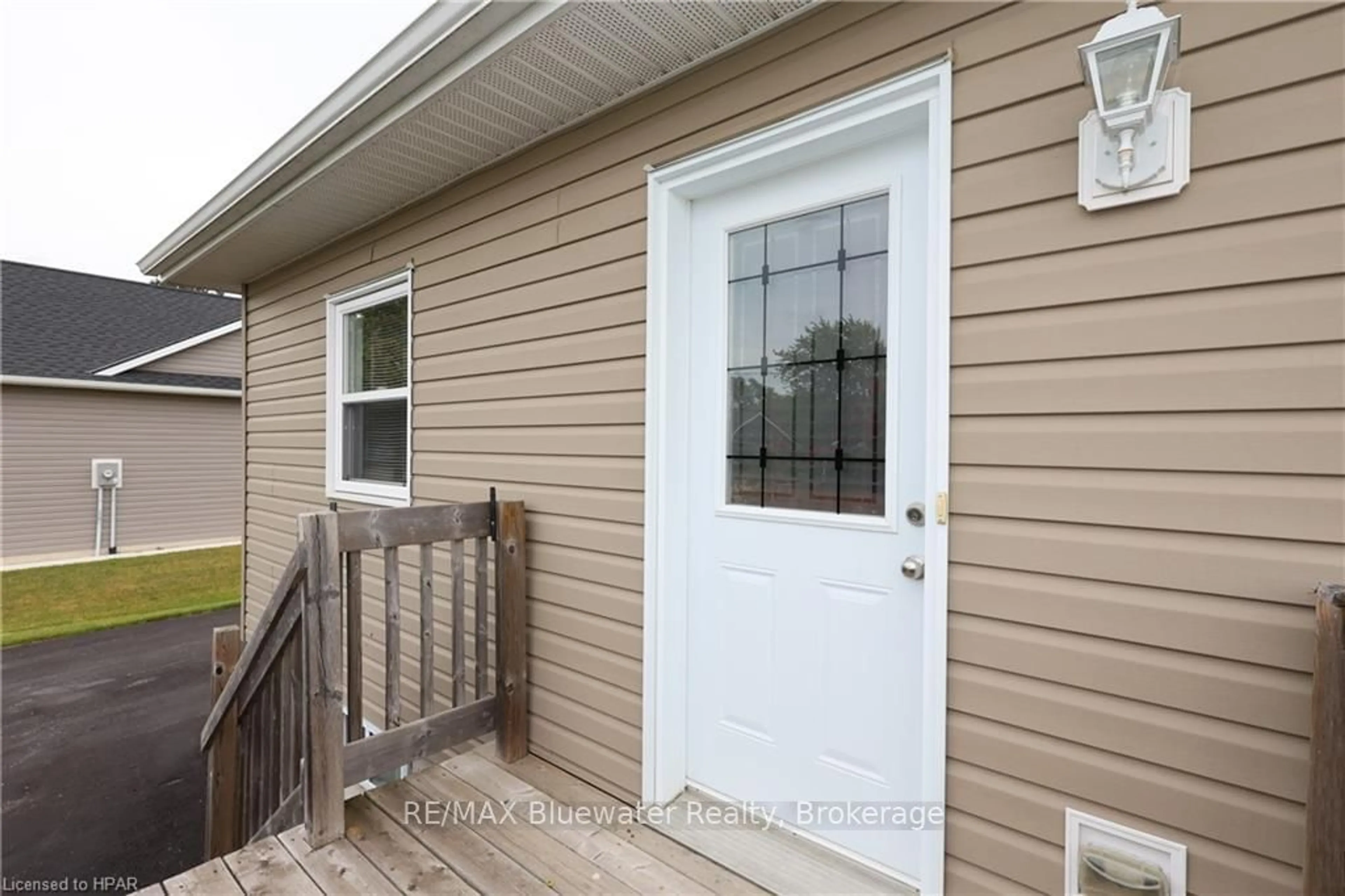 Home with vinyl exterior material for 17 JOHN St, Bluewater Ontario N0M 2T0
