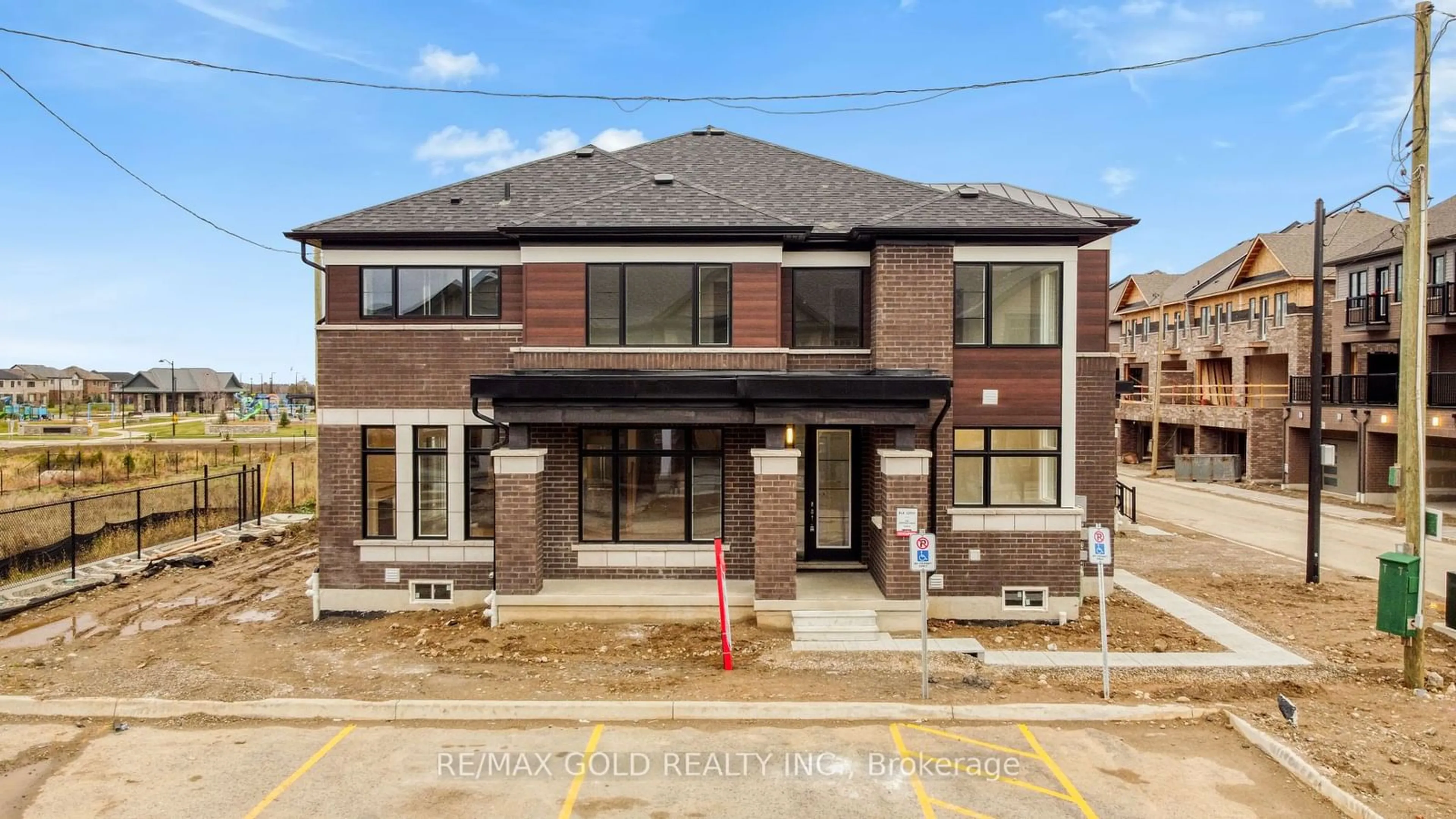 Home with brick exterior material for 420 Newman Dr #8, Cambridge Ontario N1S 0E9