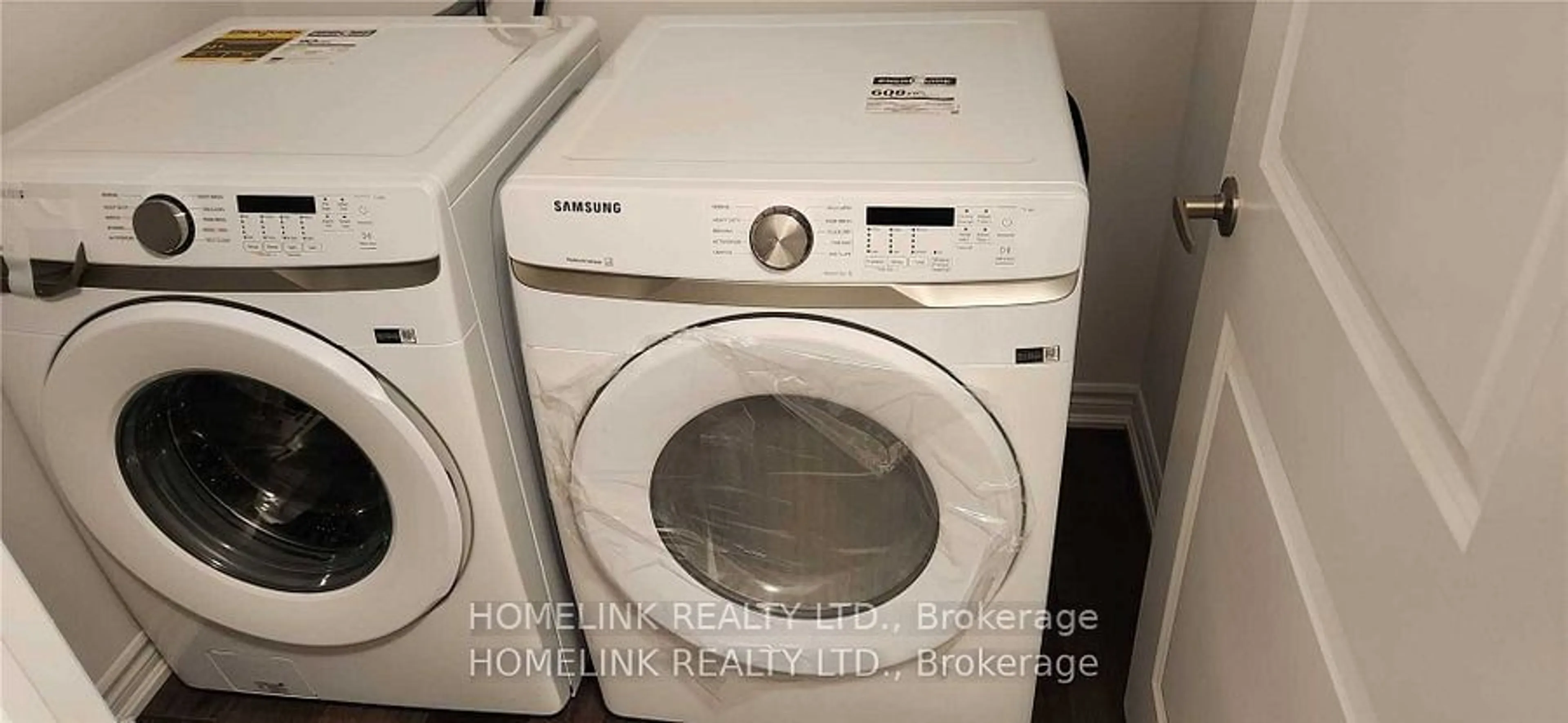 Washer and dryer for 61 Soho St #121, Hamilton Ontario L8J 2R5