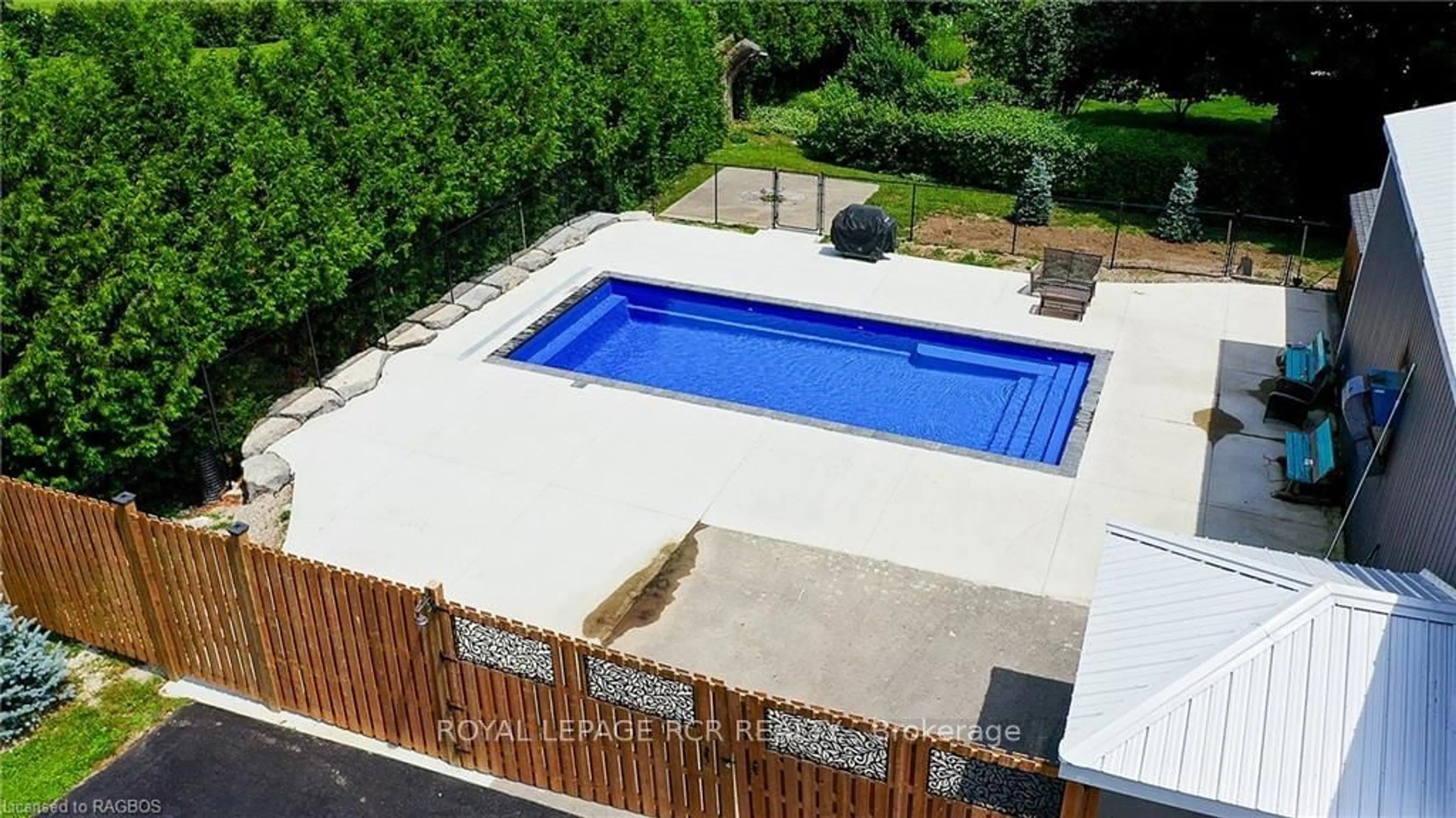 Indoor or outdoor pool for 144 LOUCKS LANE, Chatsworth Ontario N0H 1G0