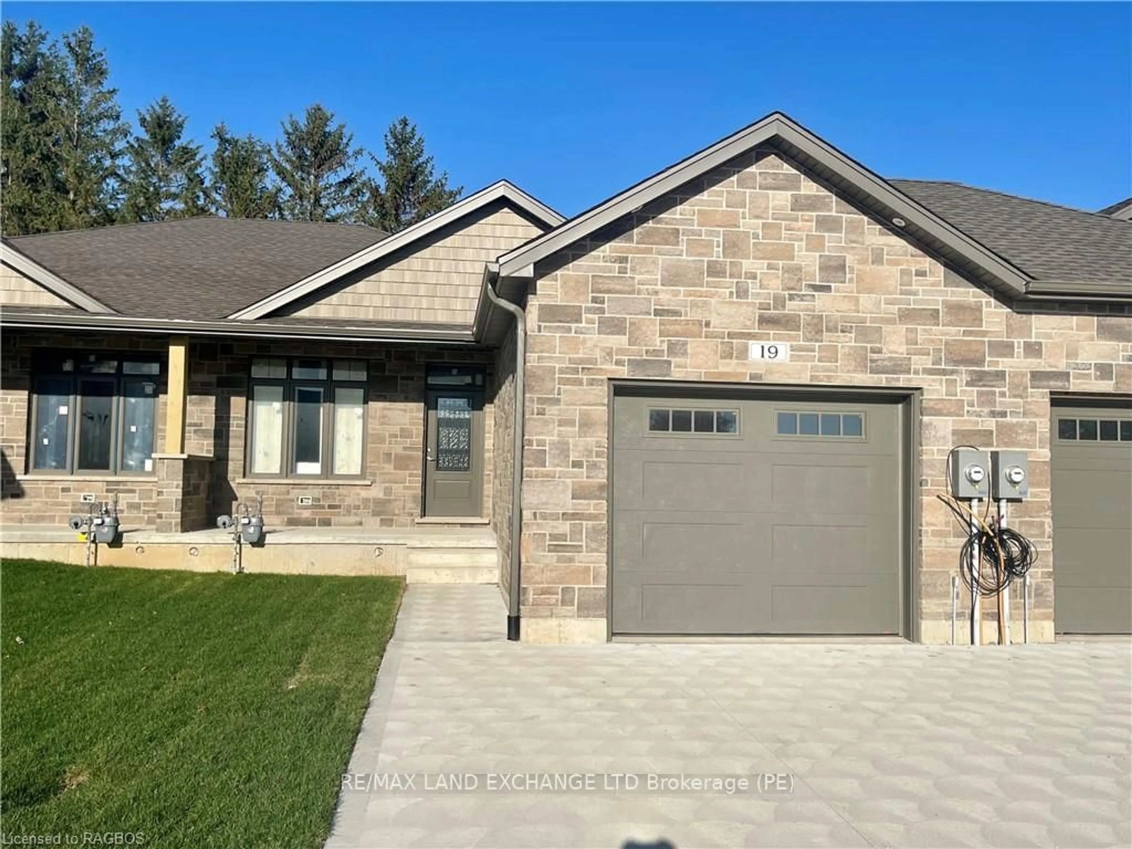 Home with brick exterior material for 19 NYAH Crt, Kincardine Ontario N0G 2T0