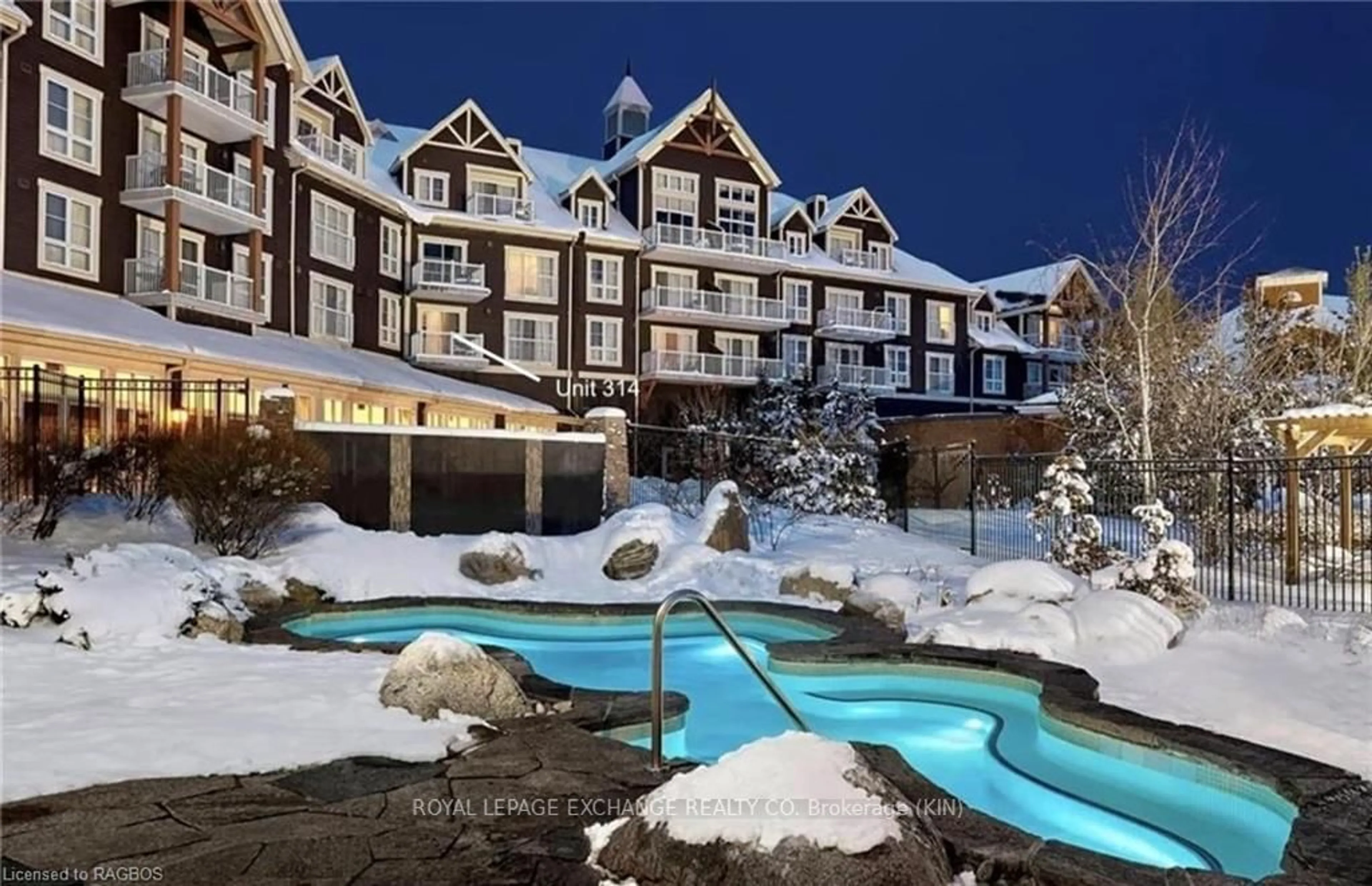 Indoor or outdoor pool for 220 GORD CANNING Dr #314, Blue Mountains Ontario L9Y 0V2