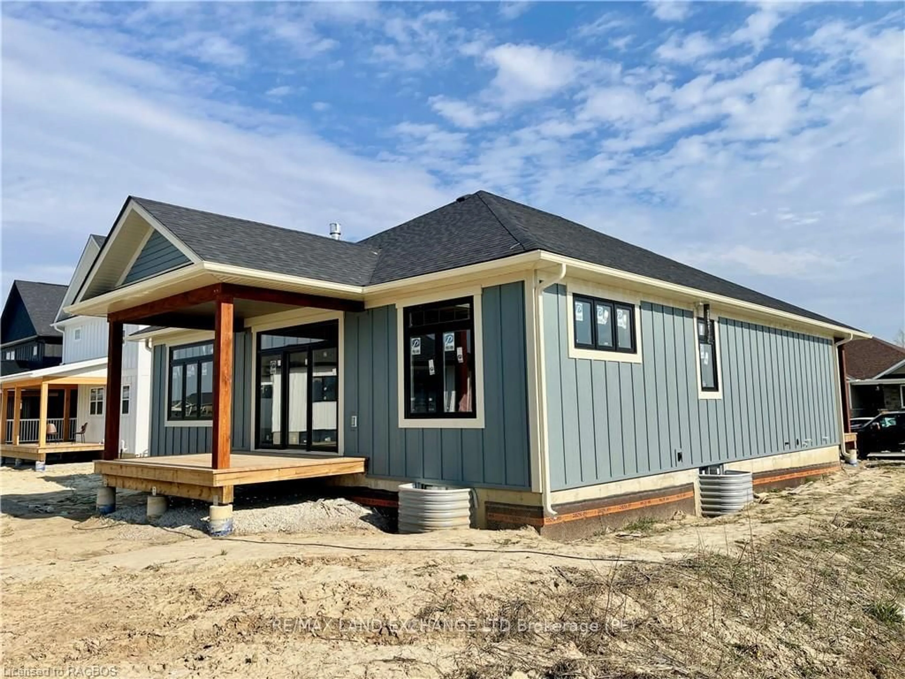 Home with vinyl exterior material for 113 WESTLINKS Dr #LOT 29, Saugeen Shores Ontario N0H 2C3