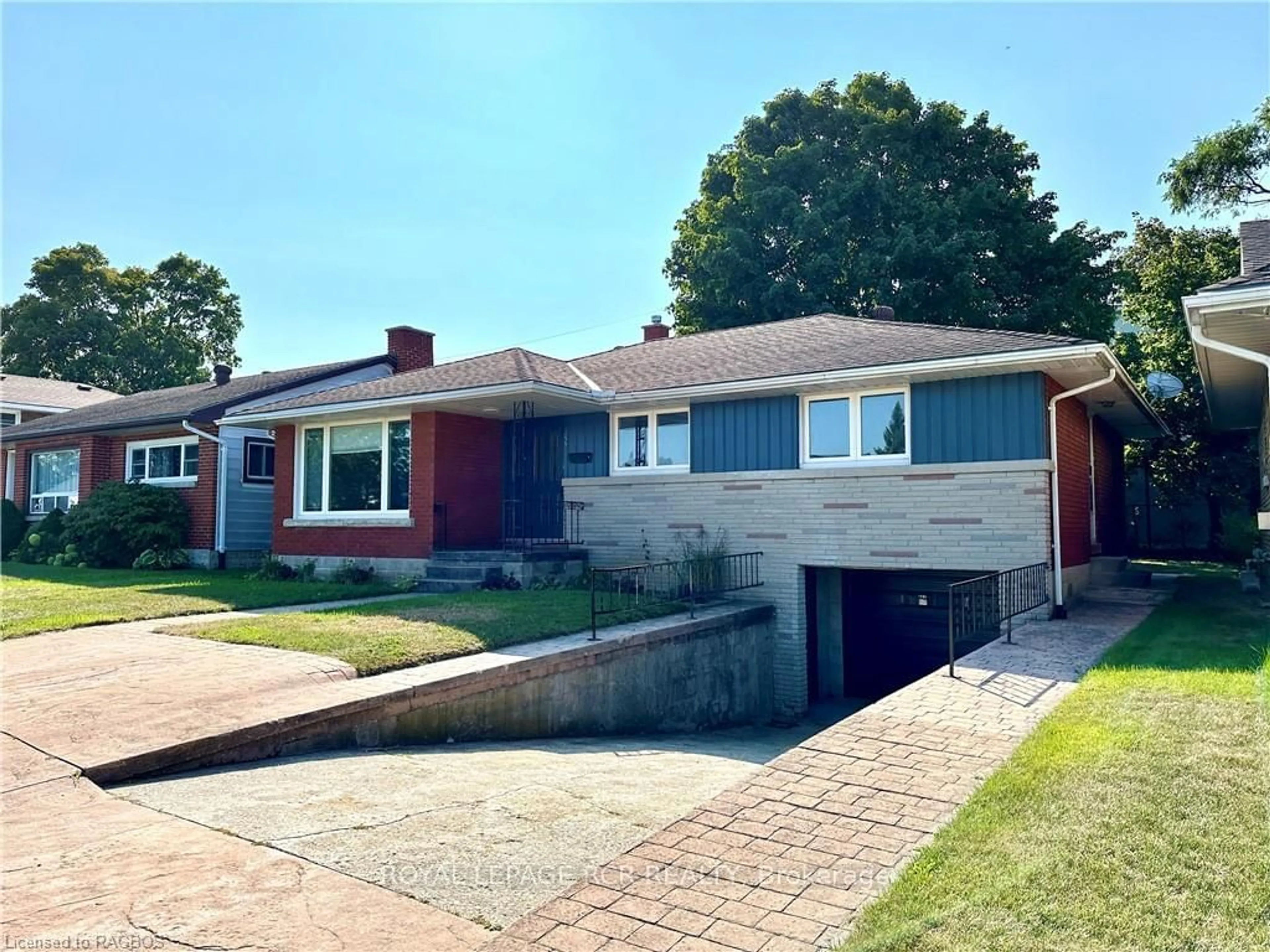 Frontside or backside of a home, the street view for 255 6TH St, Hanover Ontario N4N 1C3