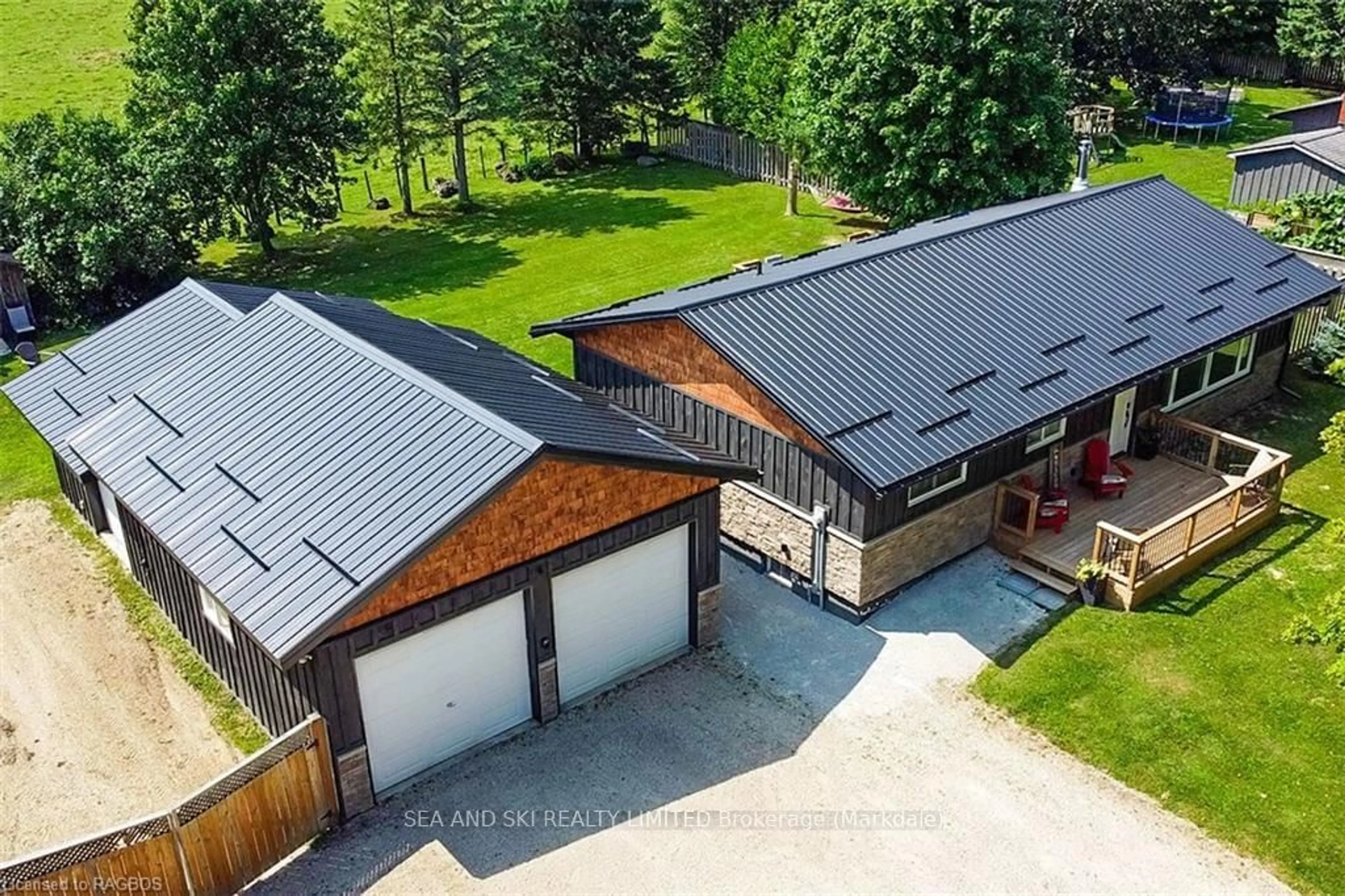 Frontside or backside of a home, cottage for 614506 HAMILTON Lane, West Grey Ontario N0C 1H0