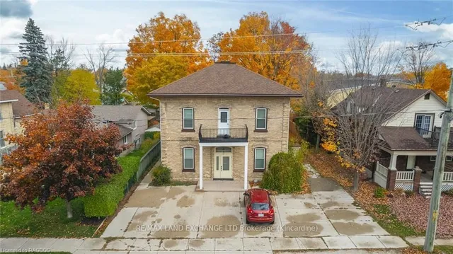 695 MILL St, Saugeen Shores 2
