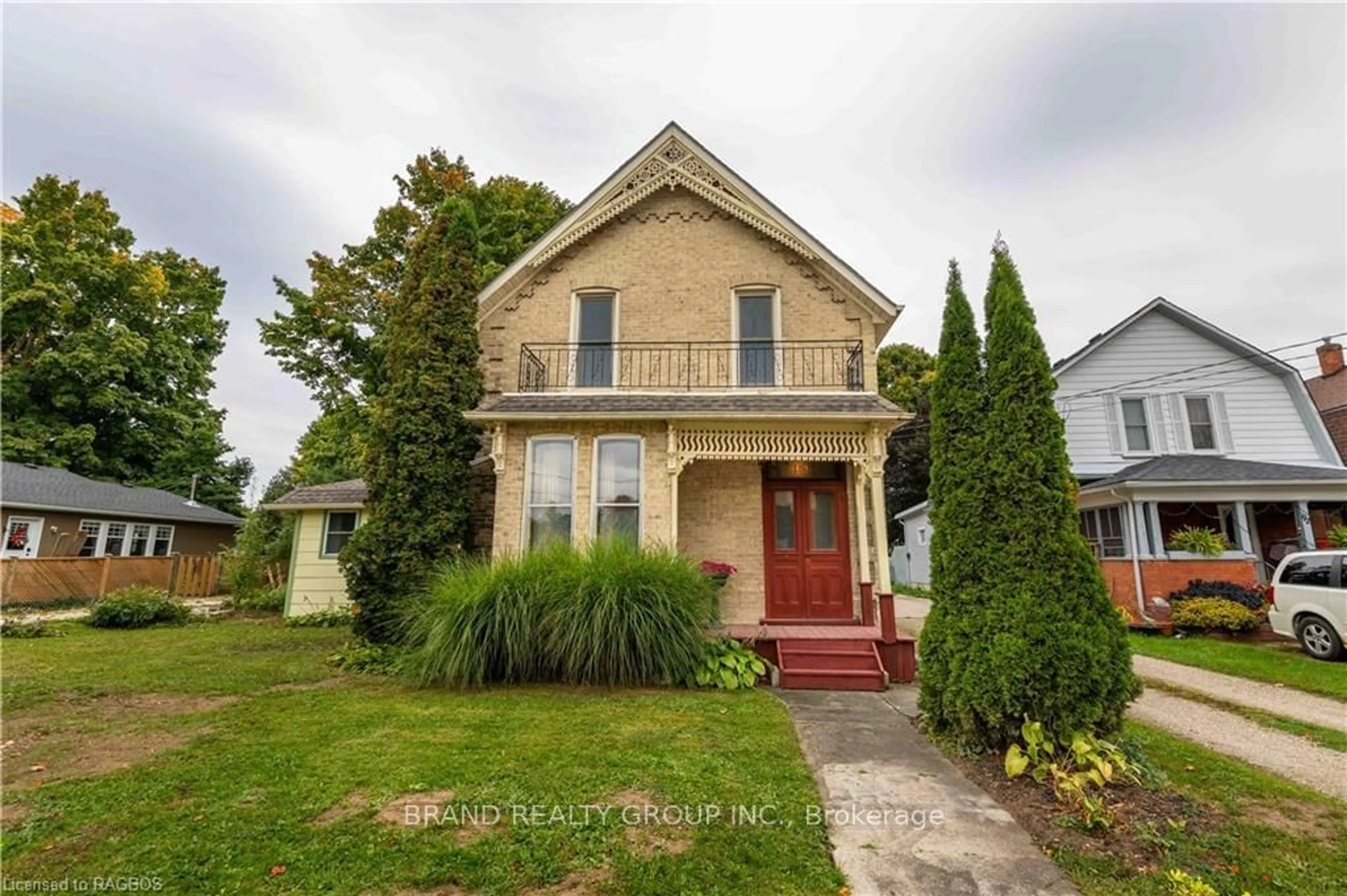 Frontside or backside of a home, cottage for 164 QUEEN St, West Grey Ontario N0G 1R0