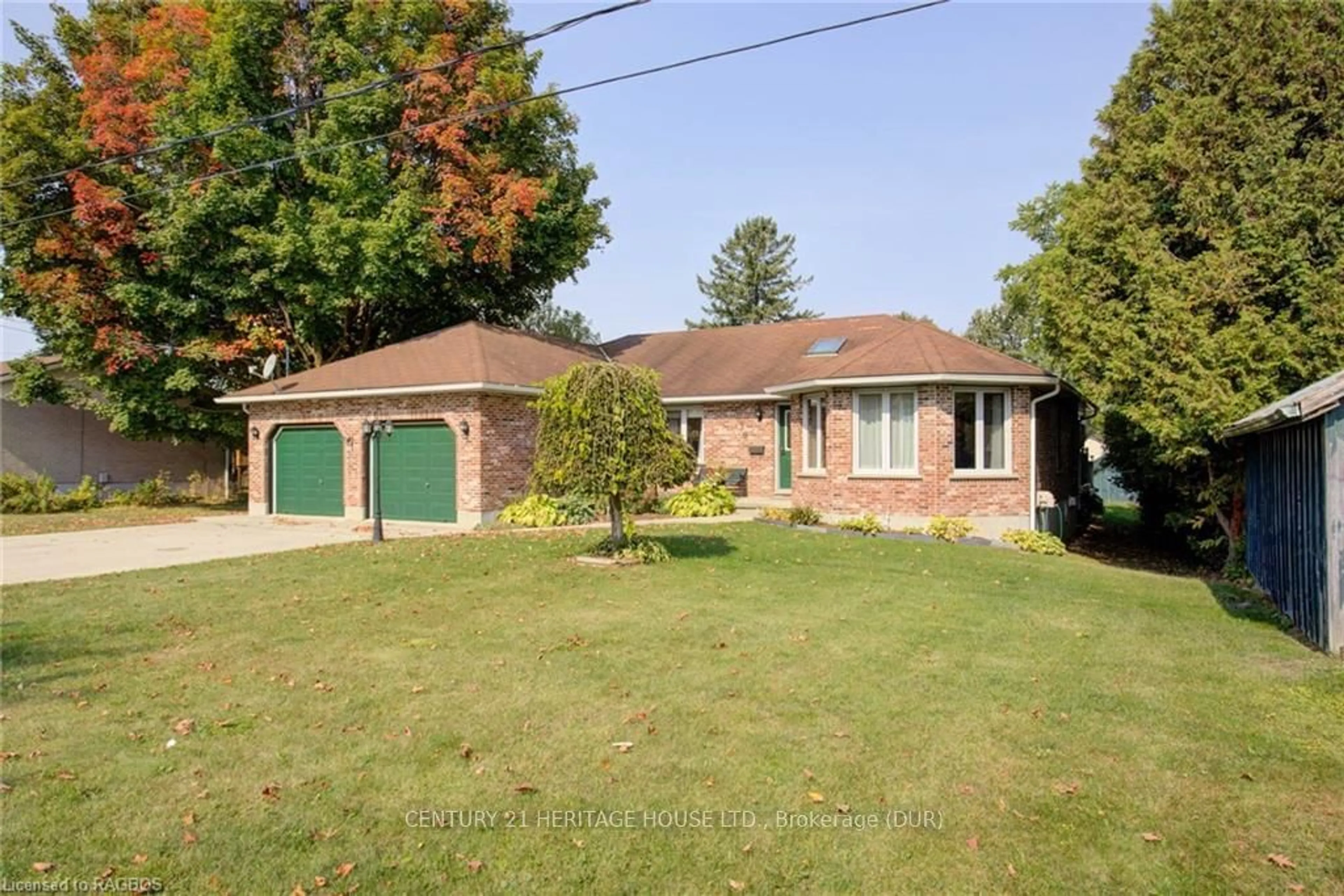 Frontside or backside of a home, cottage for 130 ELM St, West Grey Ontario N0G 1R0