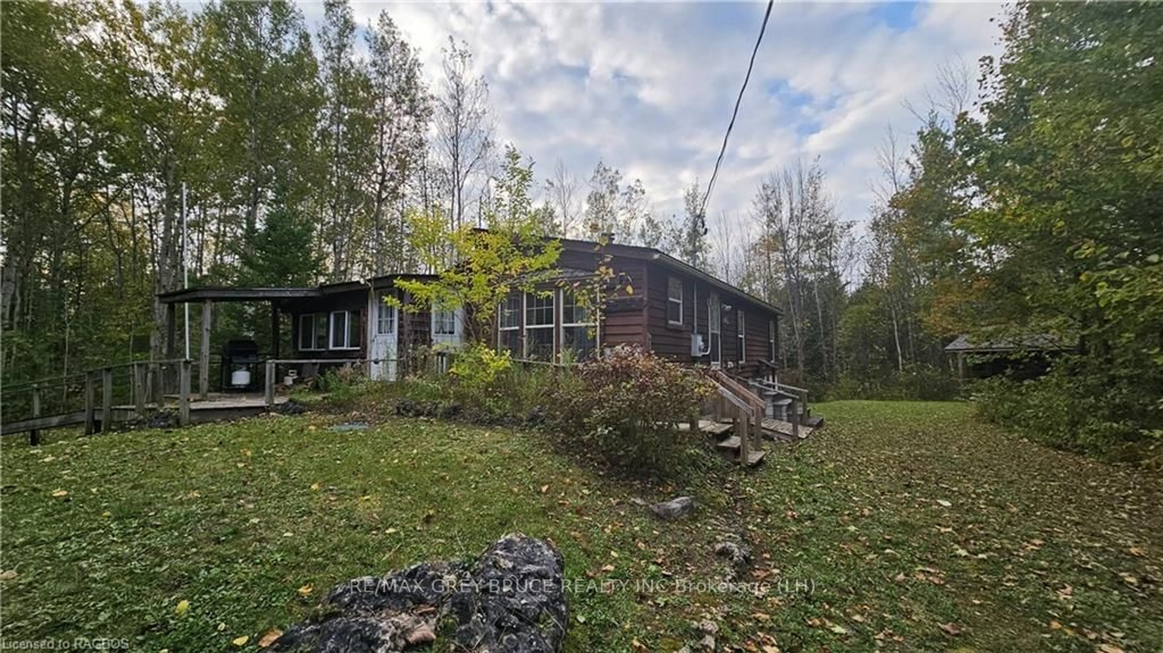 A pic from exterior of the house or condo, cottage for 41 MAPLE Dr, Northern Bruce Peninsula Ontario N0H 1Z0