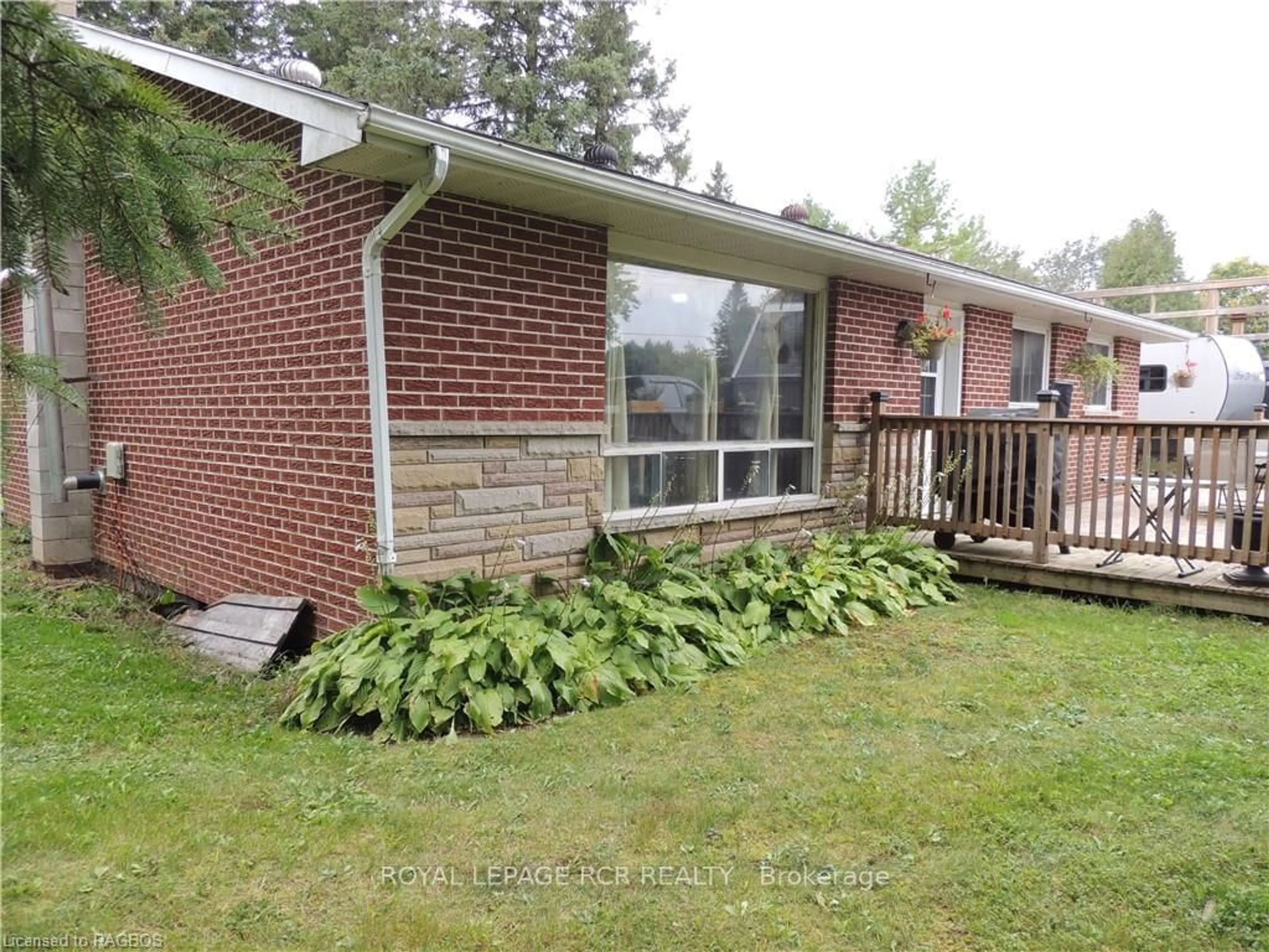 Home with brick exterior material for 316012 HIGHWAY 6, Chatsworth Ontario N0H 2V0