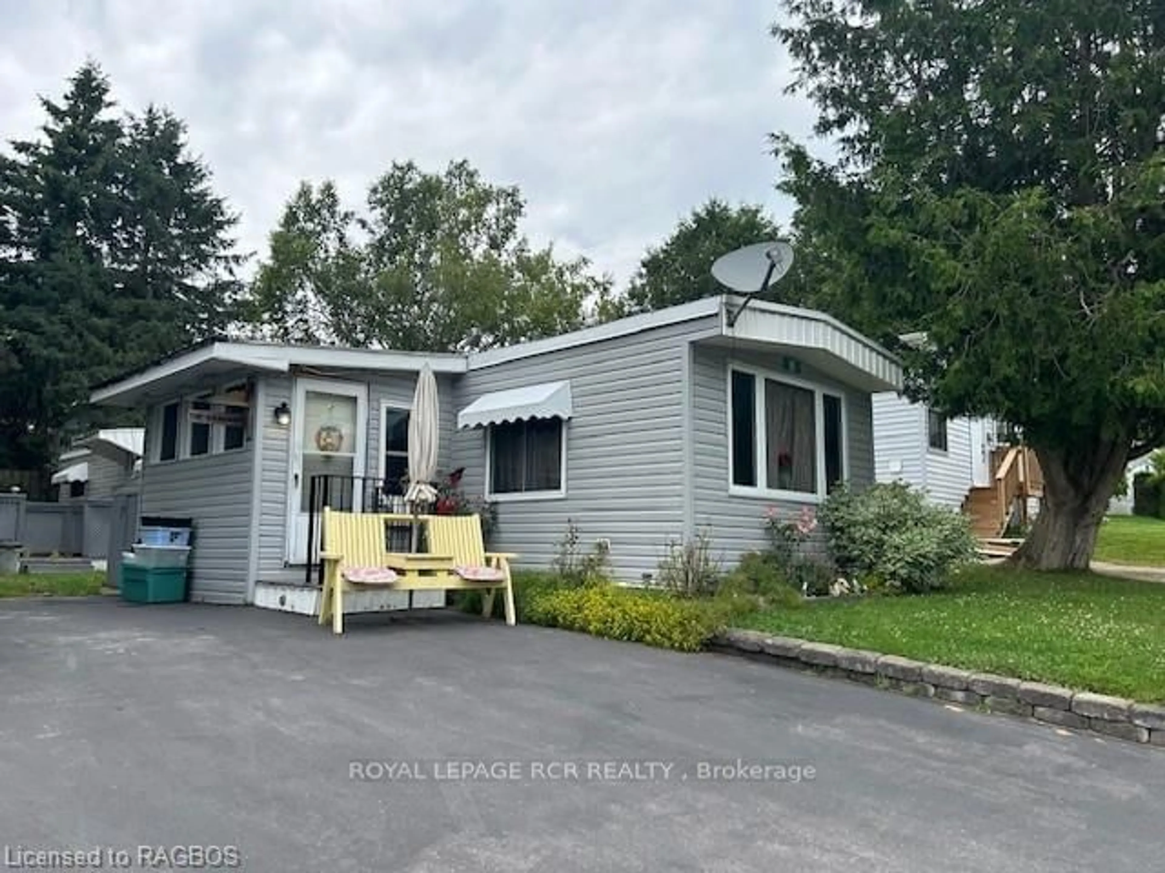 Frontside or backside of a home, cottage for 90 SUSSEX SQUARE, Georgian Bluffs Ontario N4K 5N5