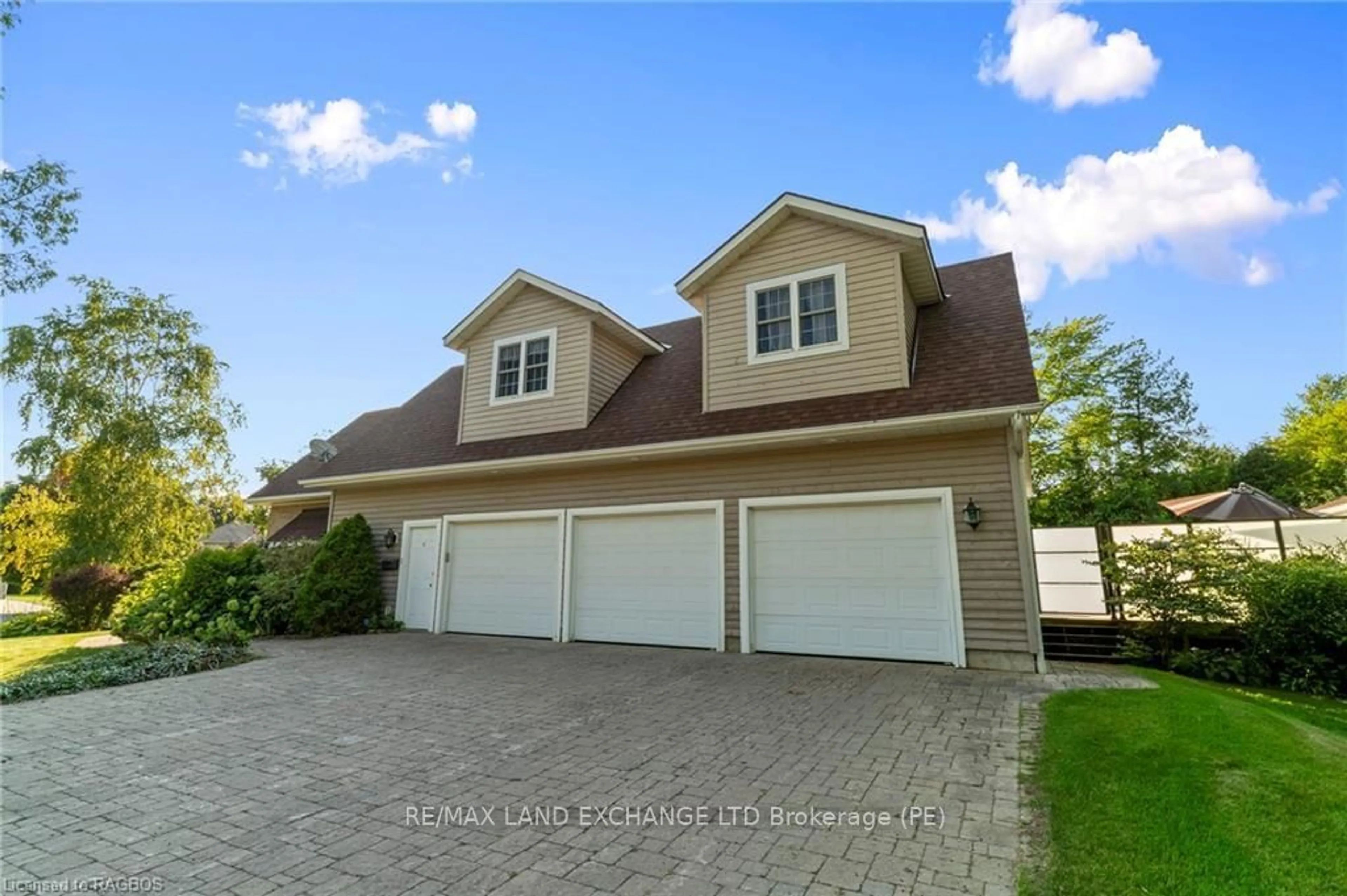 Frontside or backside of a home, cottage for 169 TRILLIUM Dr, Saugeen Shores Ontario N0H 2C2