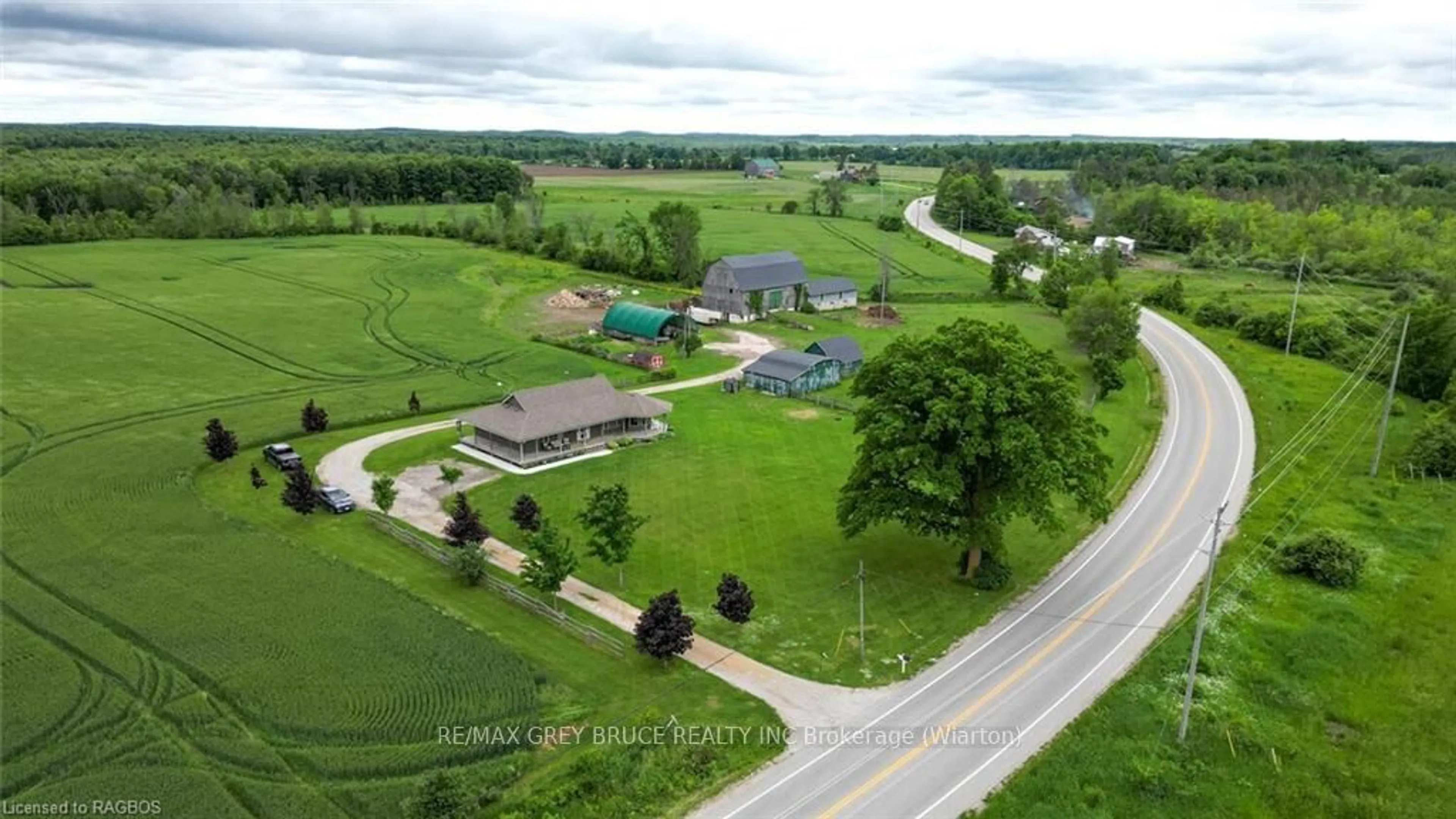 A pic from exterior of the house or condo, the street view for 402622 GREY ROAD 17, Georgian Bluffs Ontario N0H 2T0