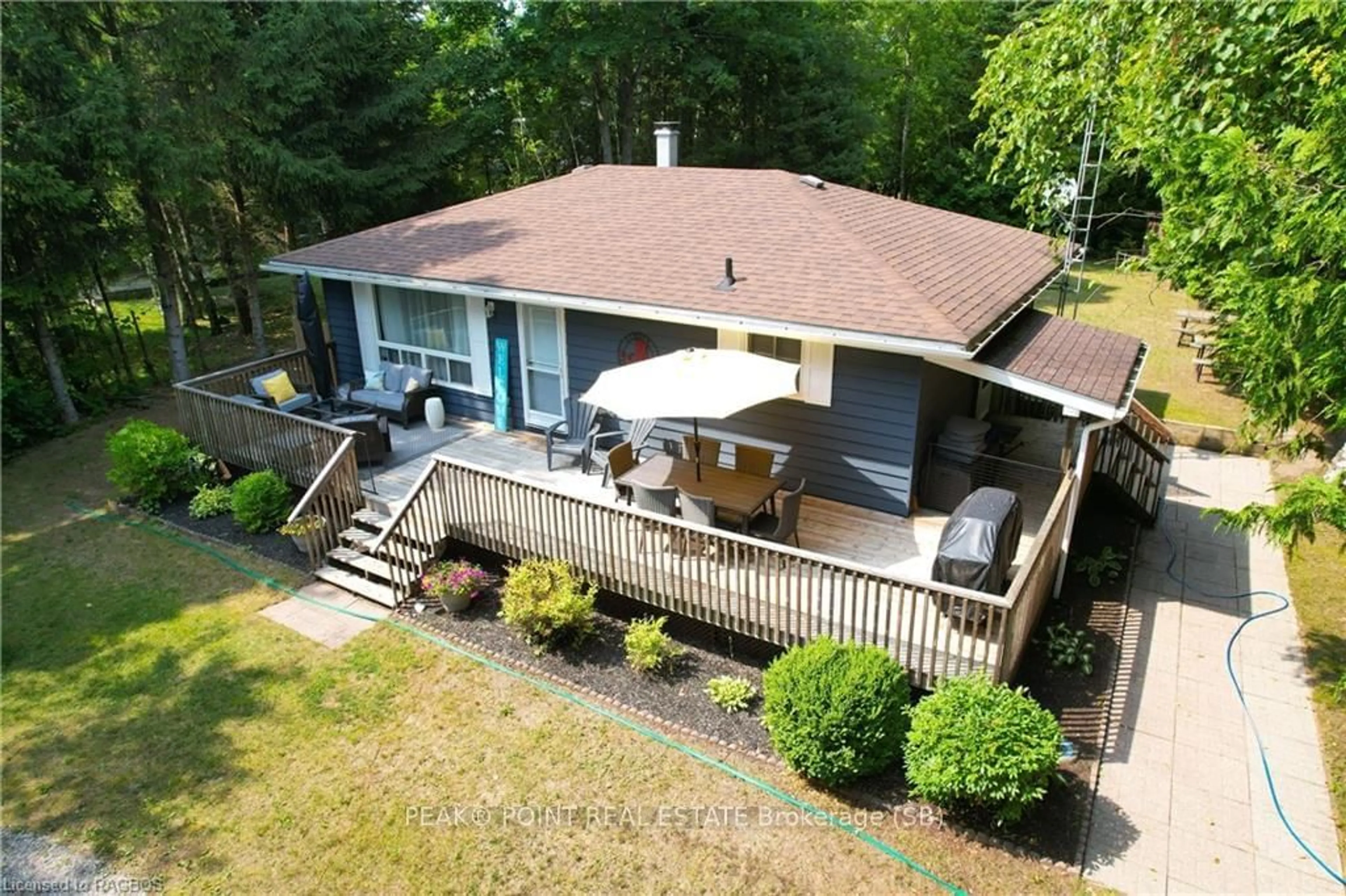Frontside or backside of a home, cottage for 309 NINTH St, South Bruce Peninsula Ontario N0H 2G0