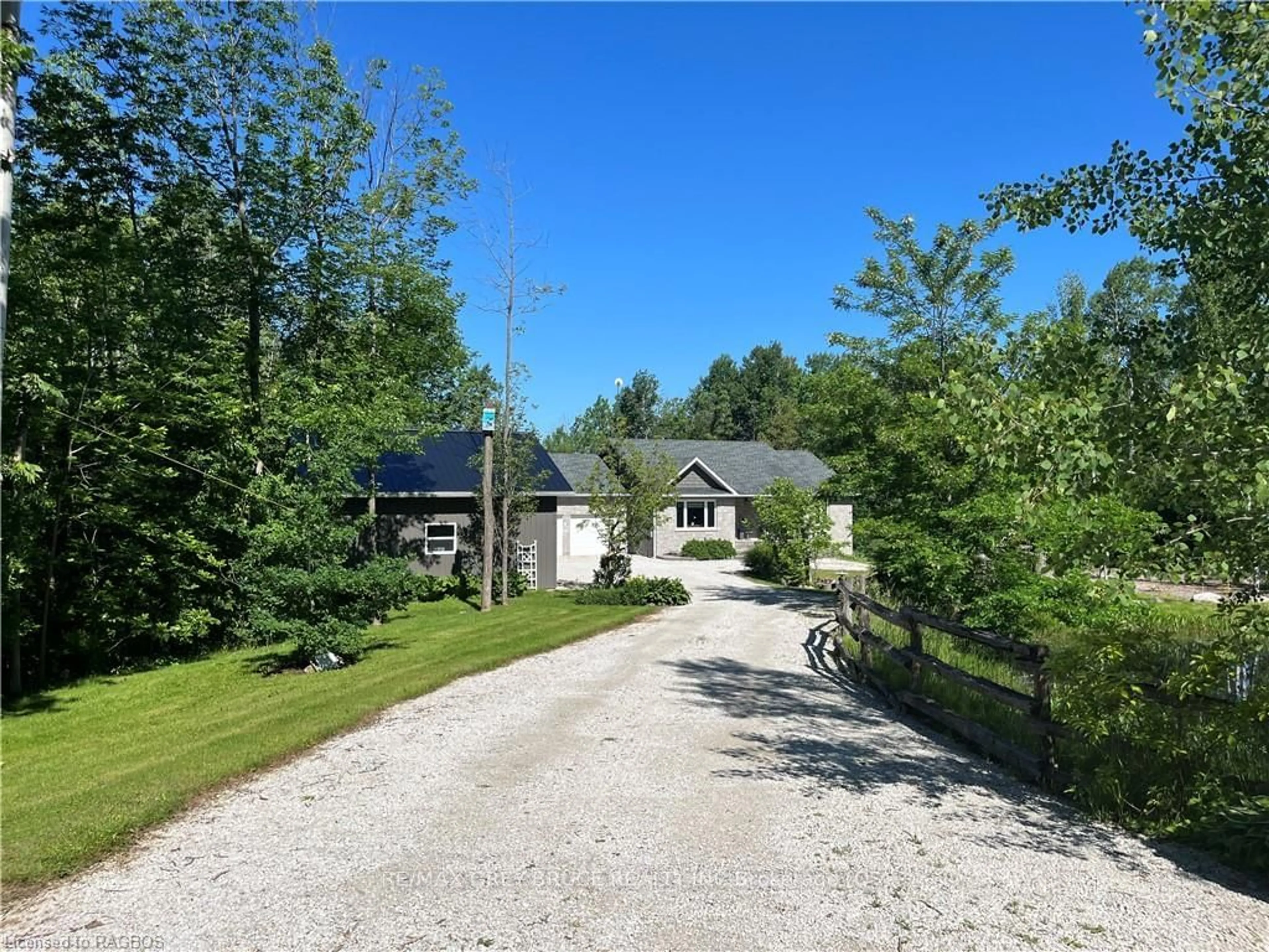 A pic from exterior of the house or condo, cottage for 350026 BAYSHORE Rd, Meaford Ontario N0H 1B0