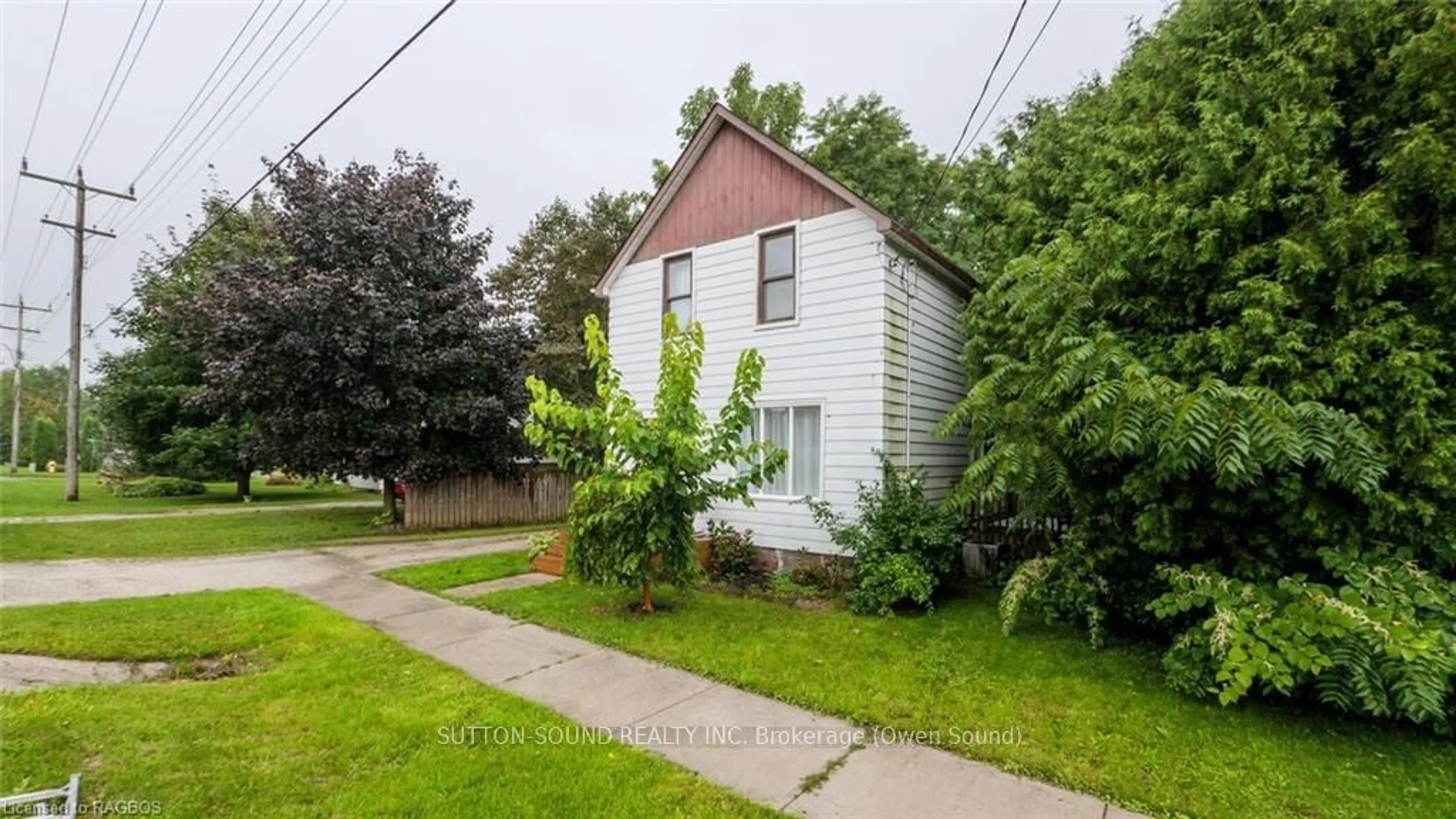 Frontside or backside of a home, cottage for 770 8TH Ave, Owen Sound Ontario N4K 3A6