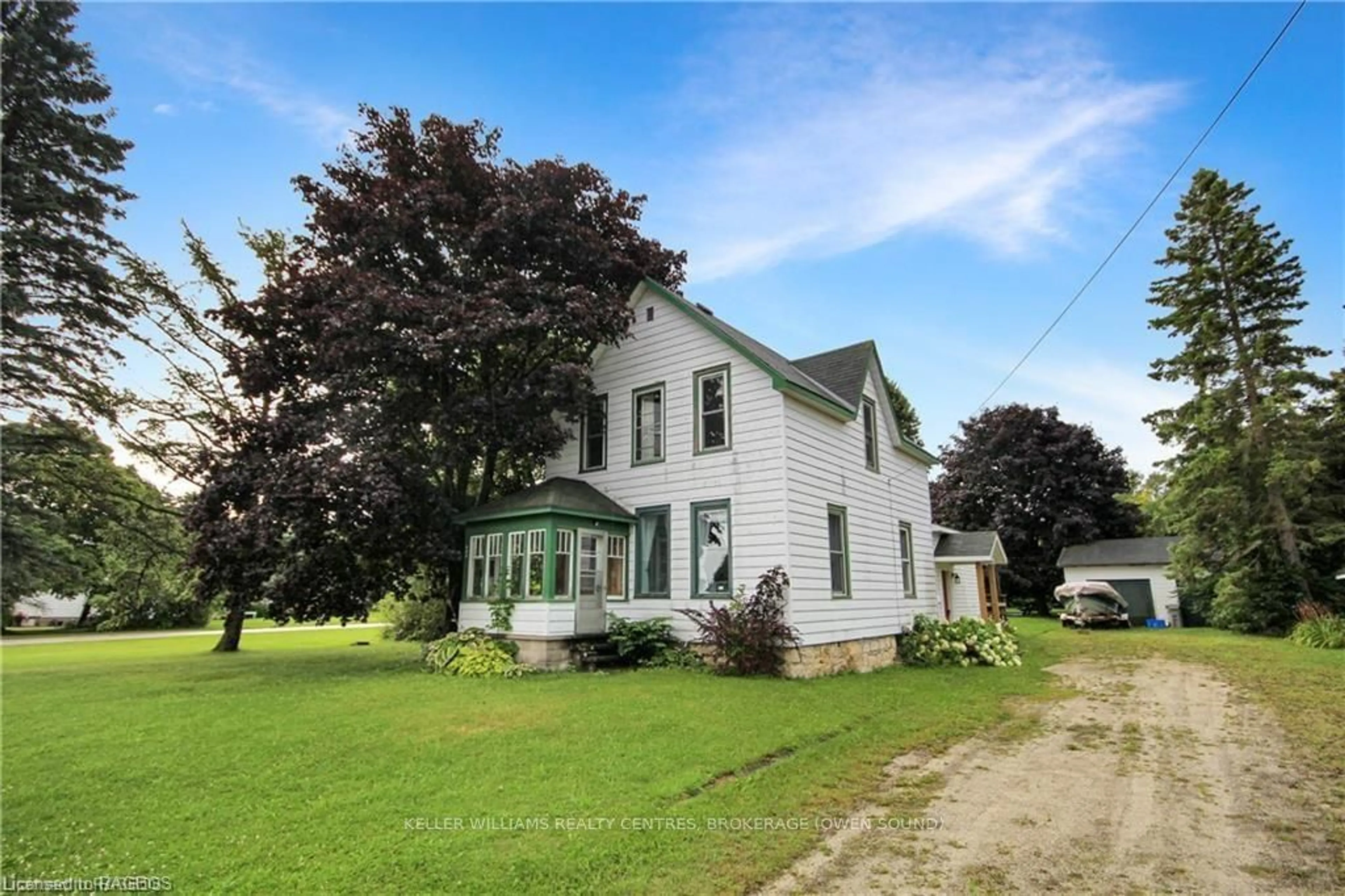 Frontside or backside of a home, cottage for 605 FRANK St, South Bruce Peninsula Ontario N0H 2T0