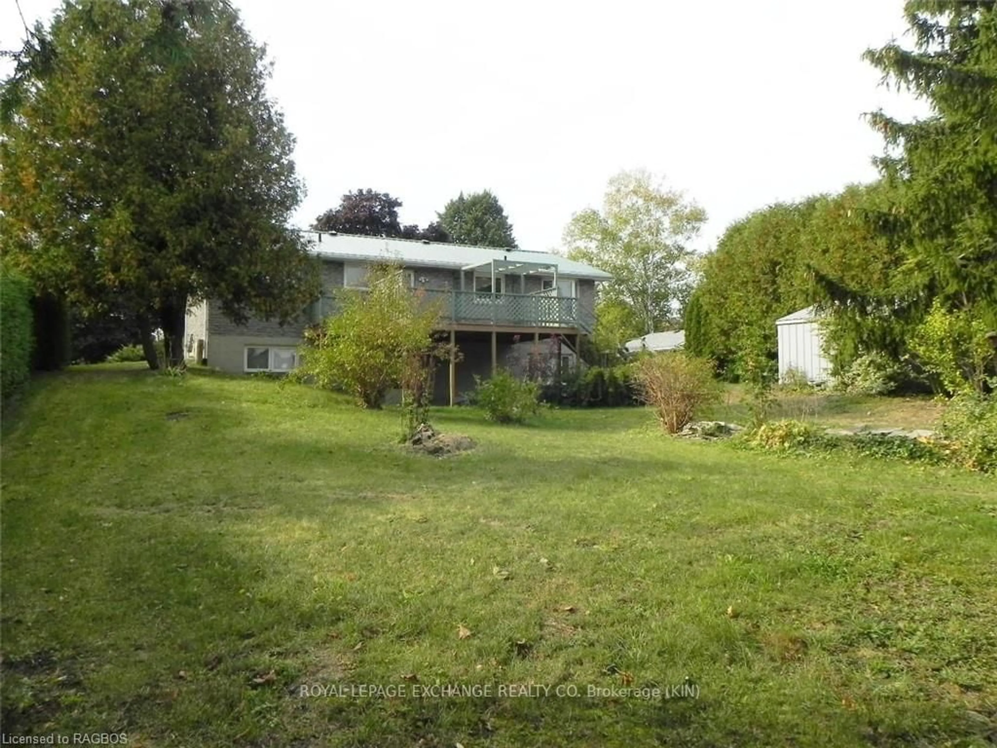 Frontside or backside of a home, cottage for 413 KINGSWAY St, Kincardine Ontario N2Z 1X5