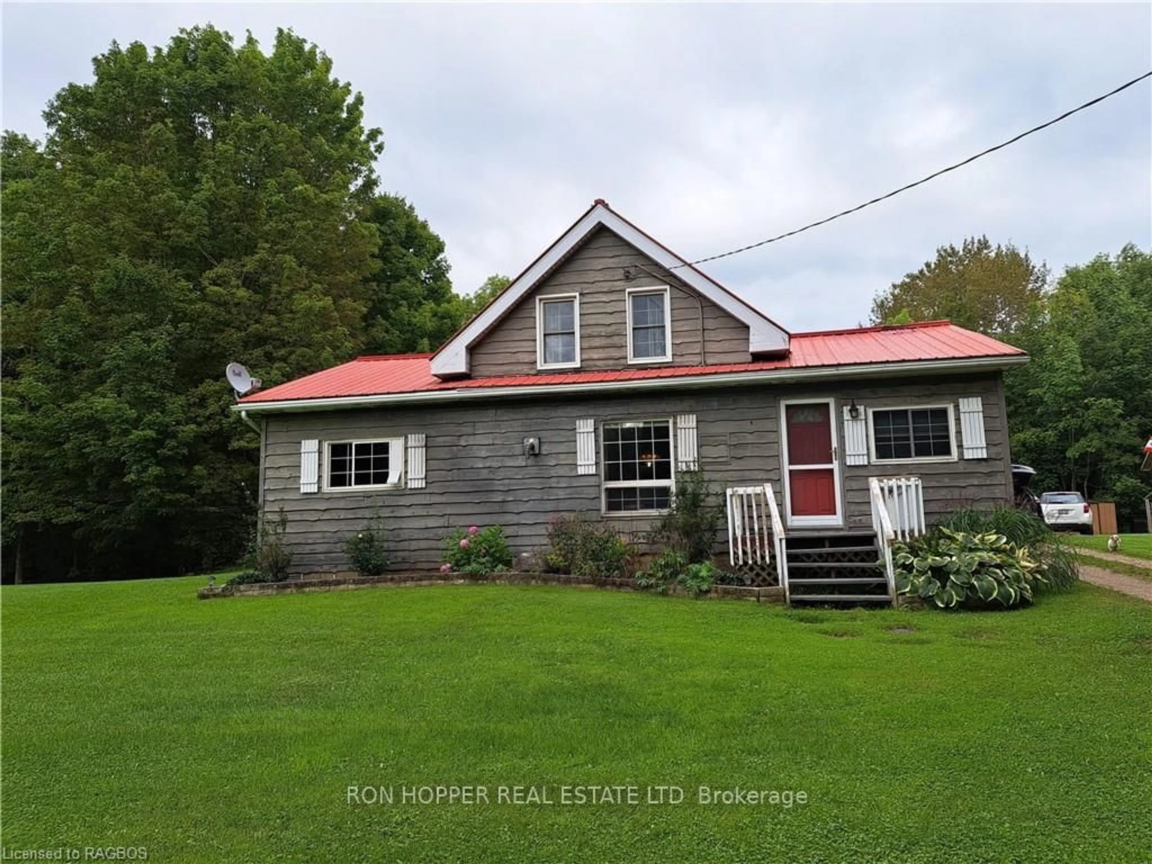 Frontside or backside of a home, cottage for 397719 CONCESSION 10, Meaford Ontario N4K 5N8