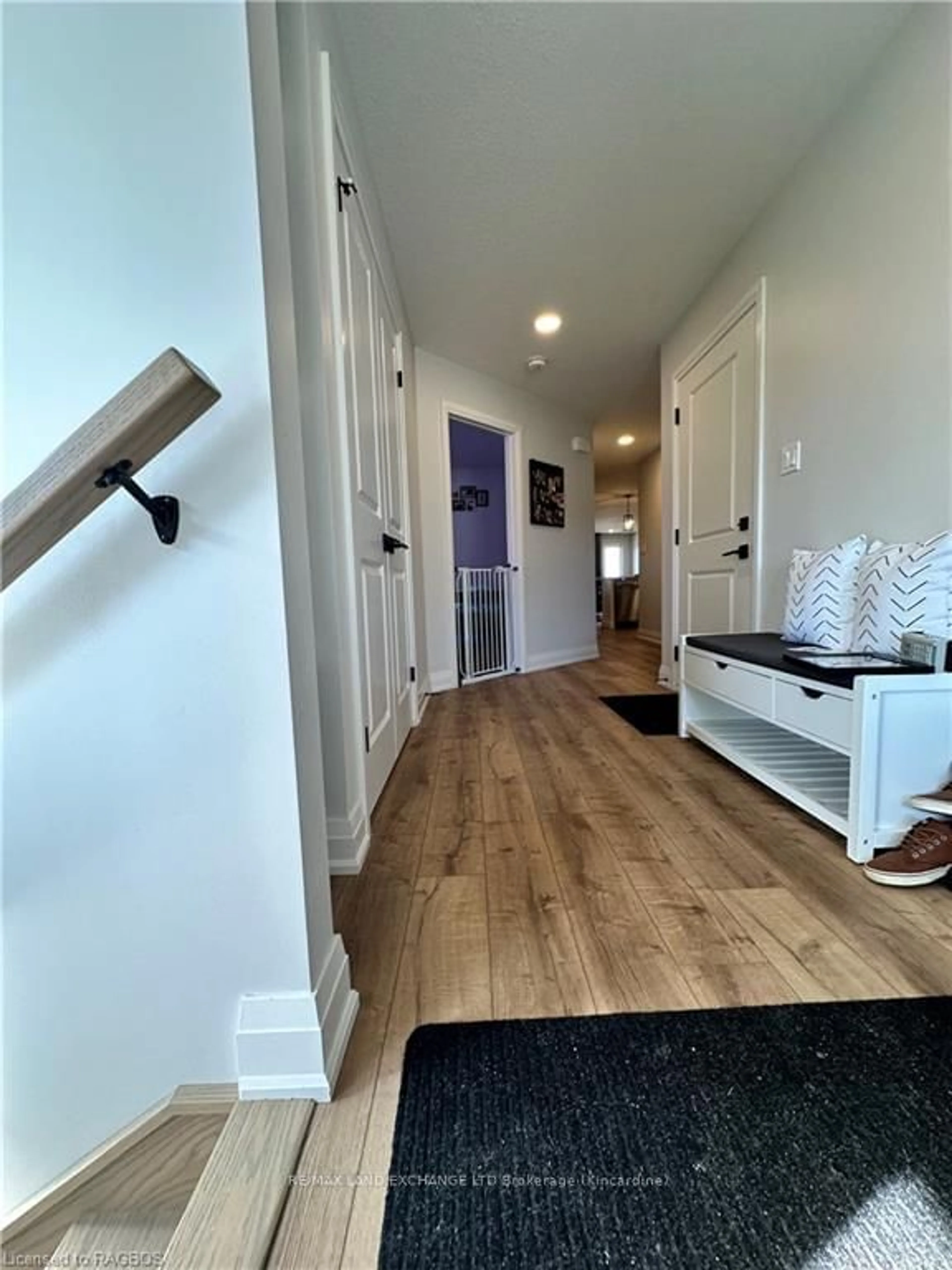 Indoor entryway, wood floors for 816 23RD Ave, Hanover Ontario N4N 3B8