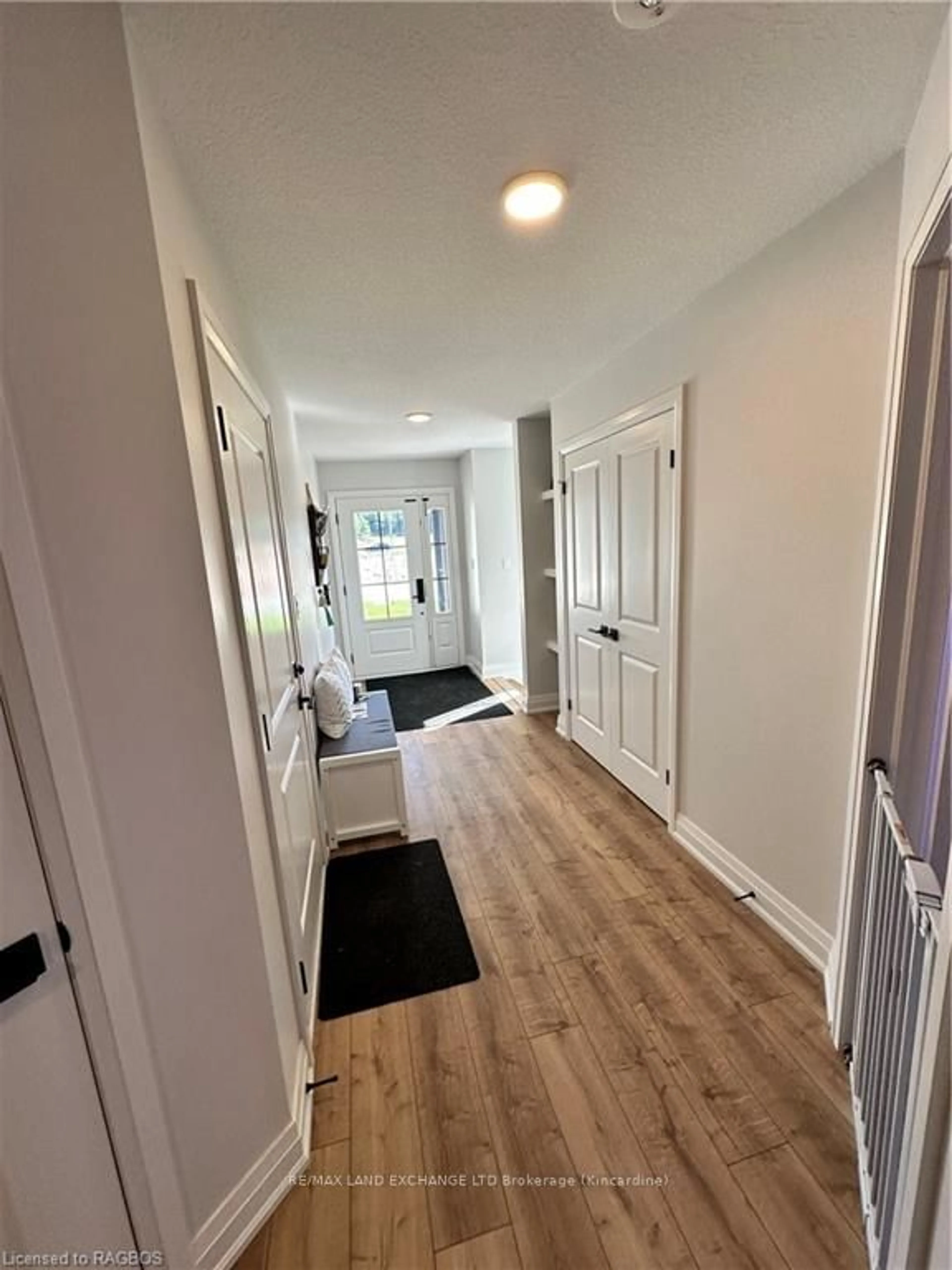 Indoor entryway, wood floors for 816 23RD Ave, Hanover Ontario N4N 3B8