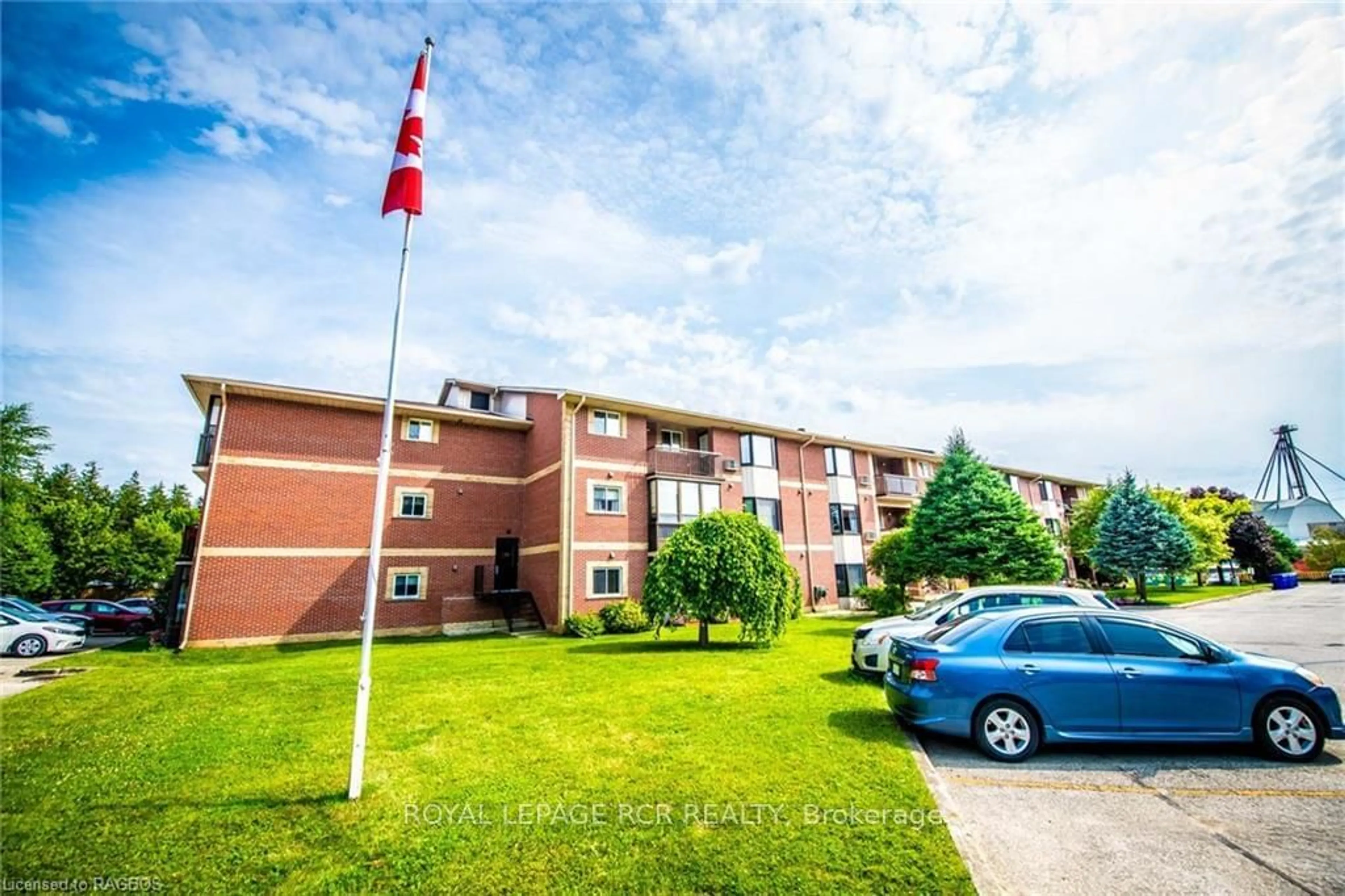 A pic from exterior of the house or condo, the front or back of building for 440 DURHAM St #302, Wellington North Ontario N0G 2L2