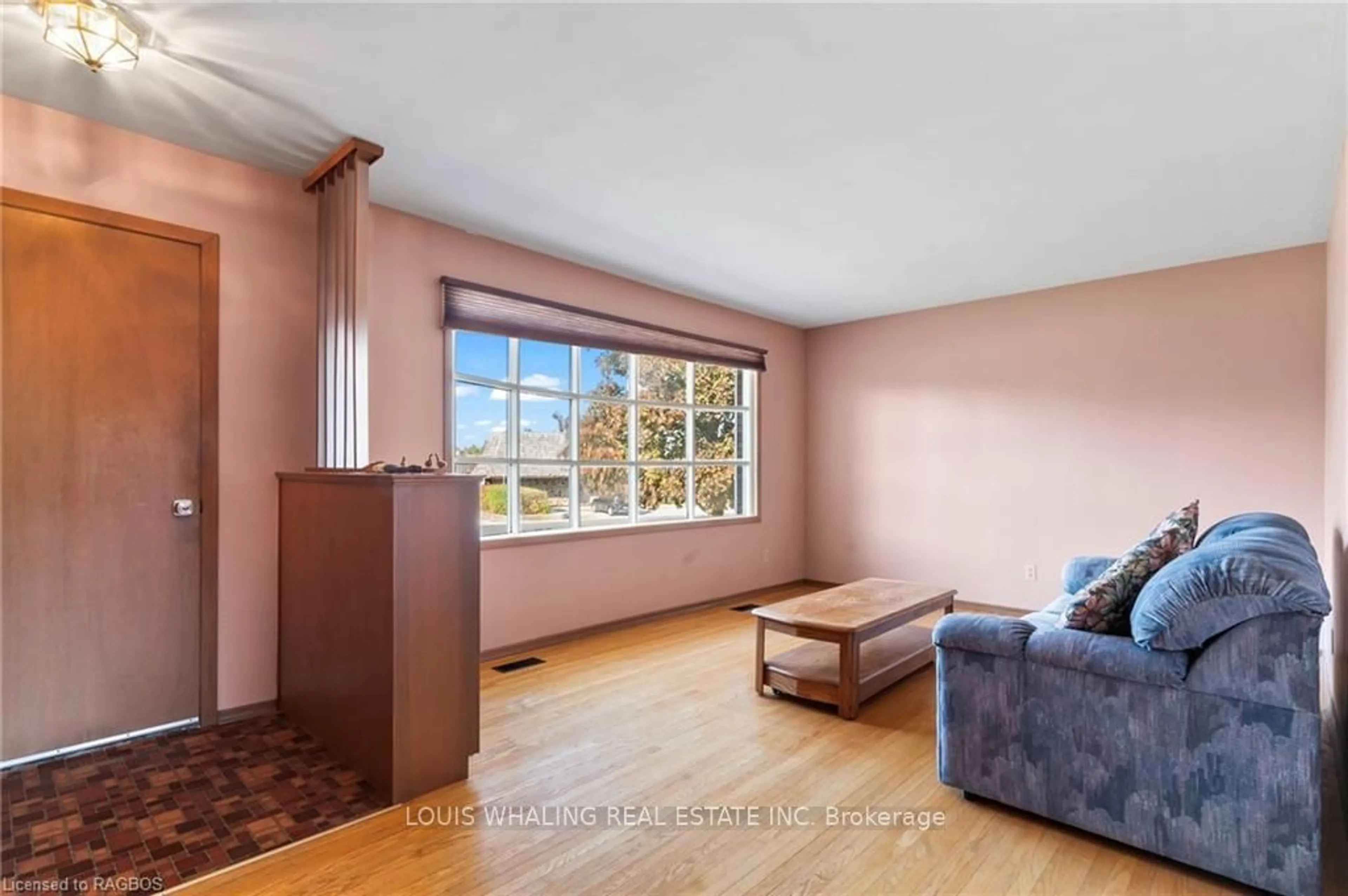 Living room, wood floors for 153 3RD St, Hanover Ontario N4N 1A9