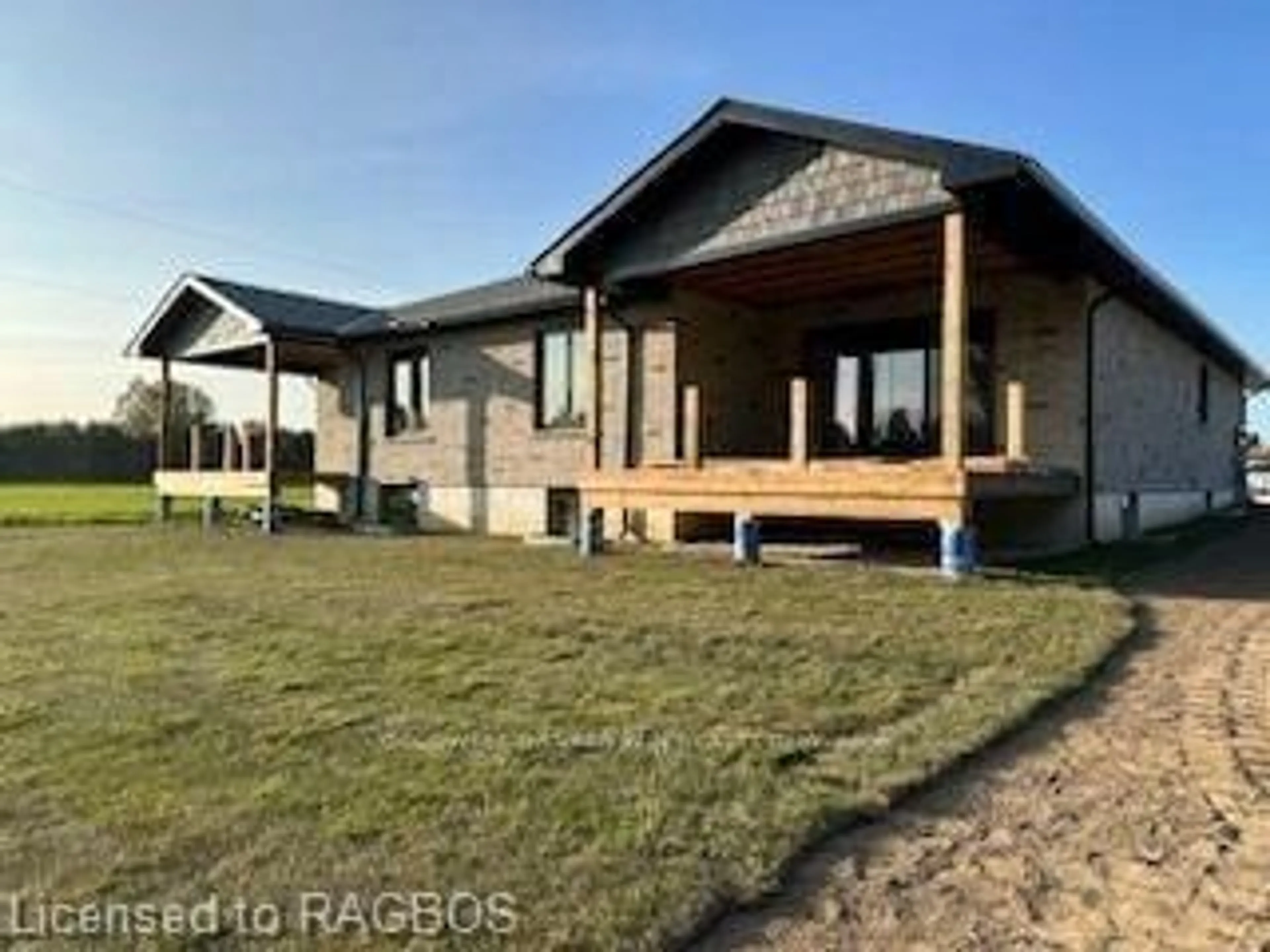 Frontside or backside of a home, cottage for 217 ELGIN St, Minto Ontario N0G 2P0