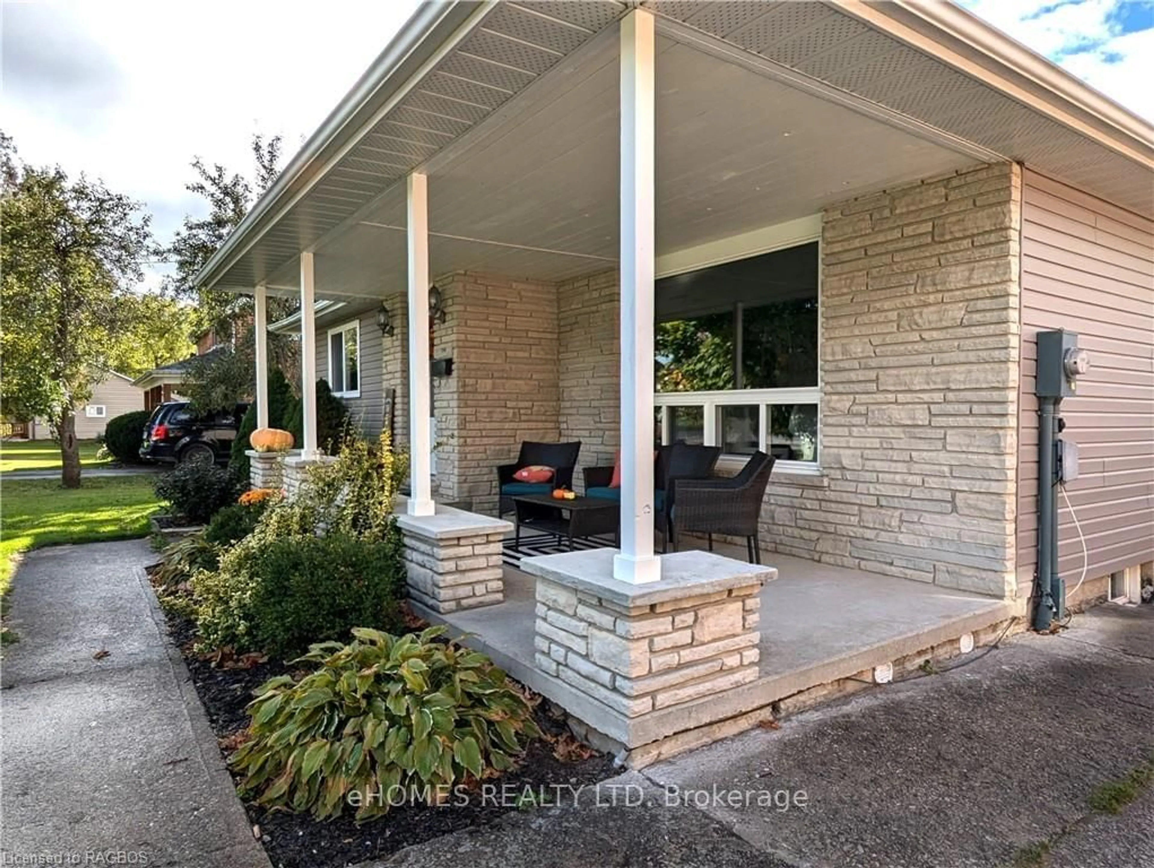 Home with brick exterior material for 1746 6TH Ave, Owen Sound Ontario N4K 2V8