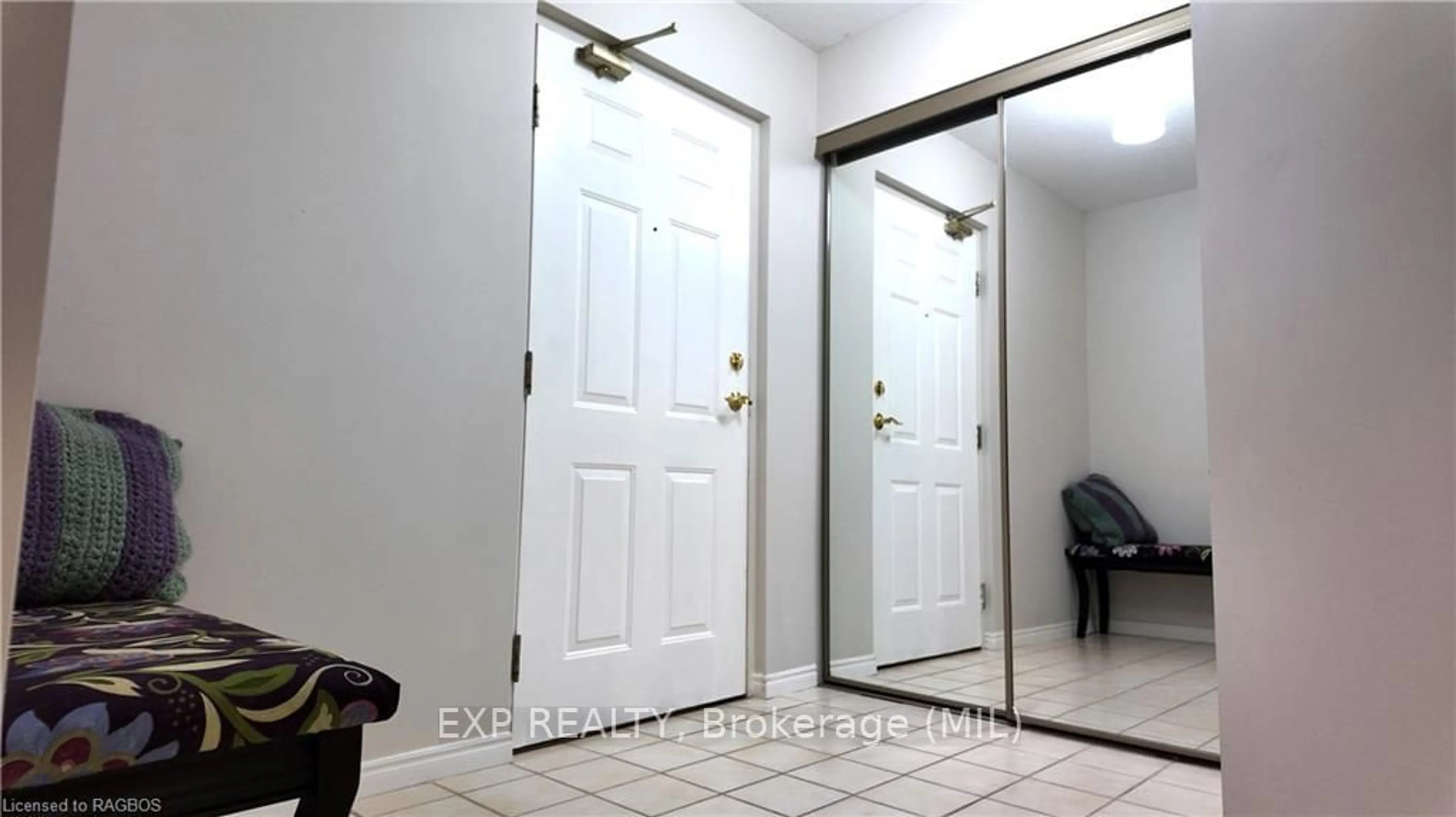 Indoor entryway, not visible floor for 536 11TH Ave #404, Hanover Ontario N4N 2S4