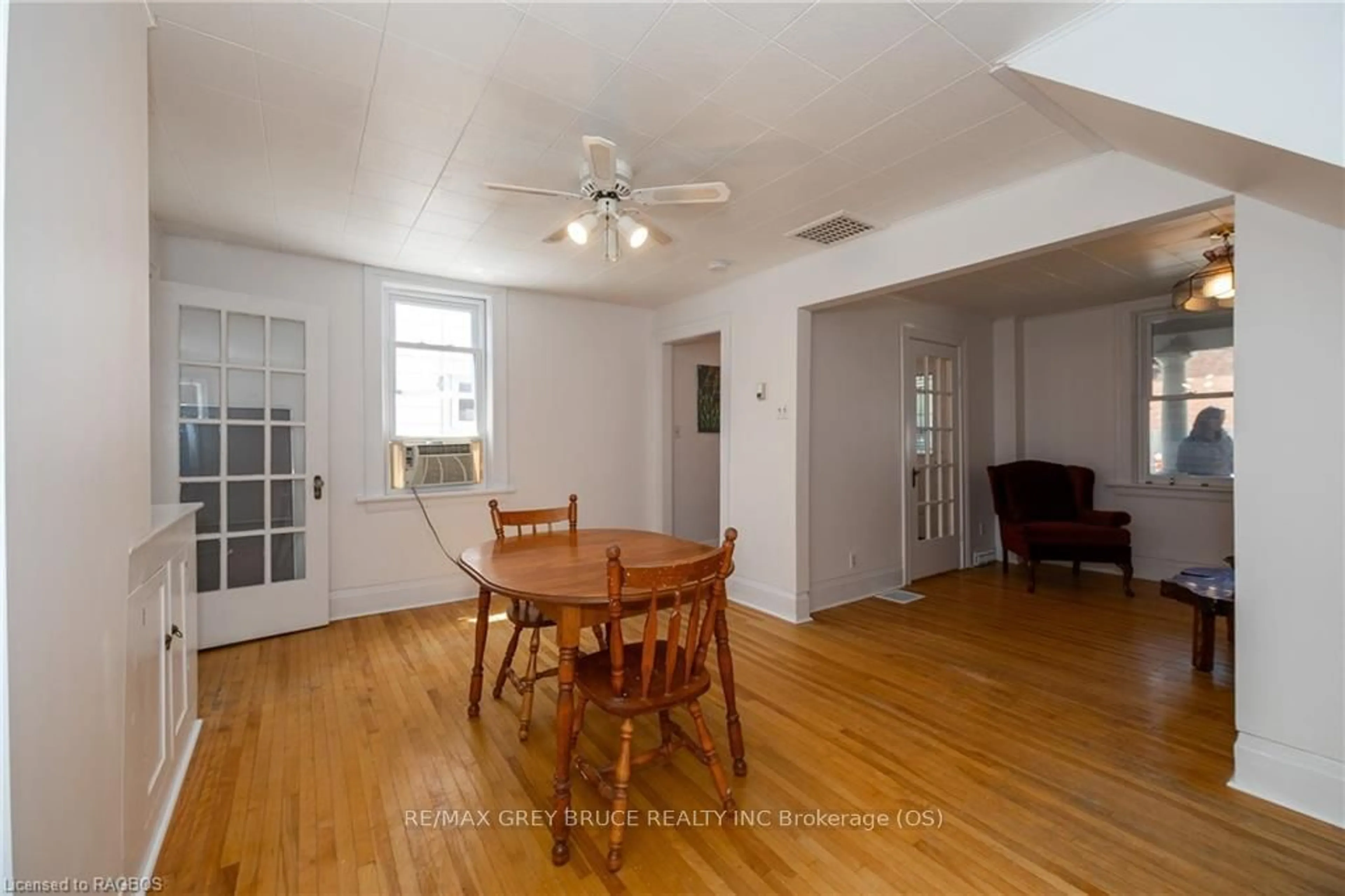 A pic of a room, wood floors for 1809 3RD Ave, Owen Sound Ontario N4K 4R7