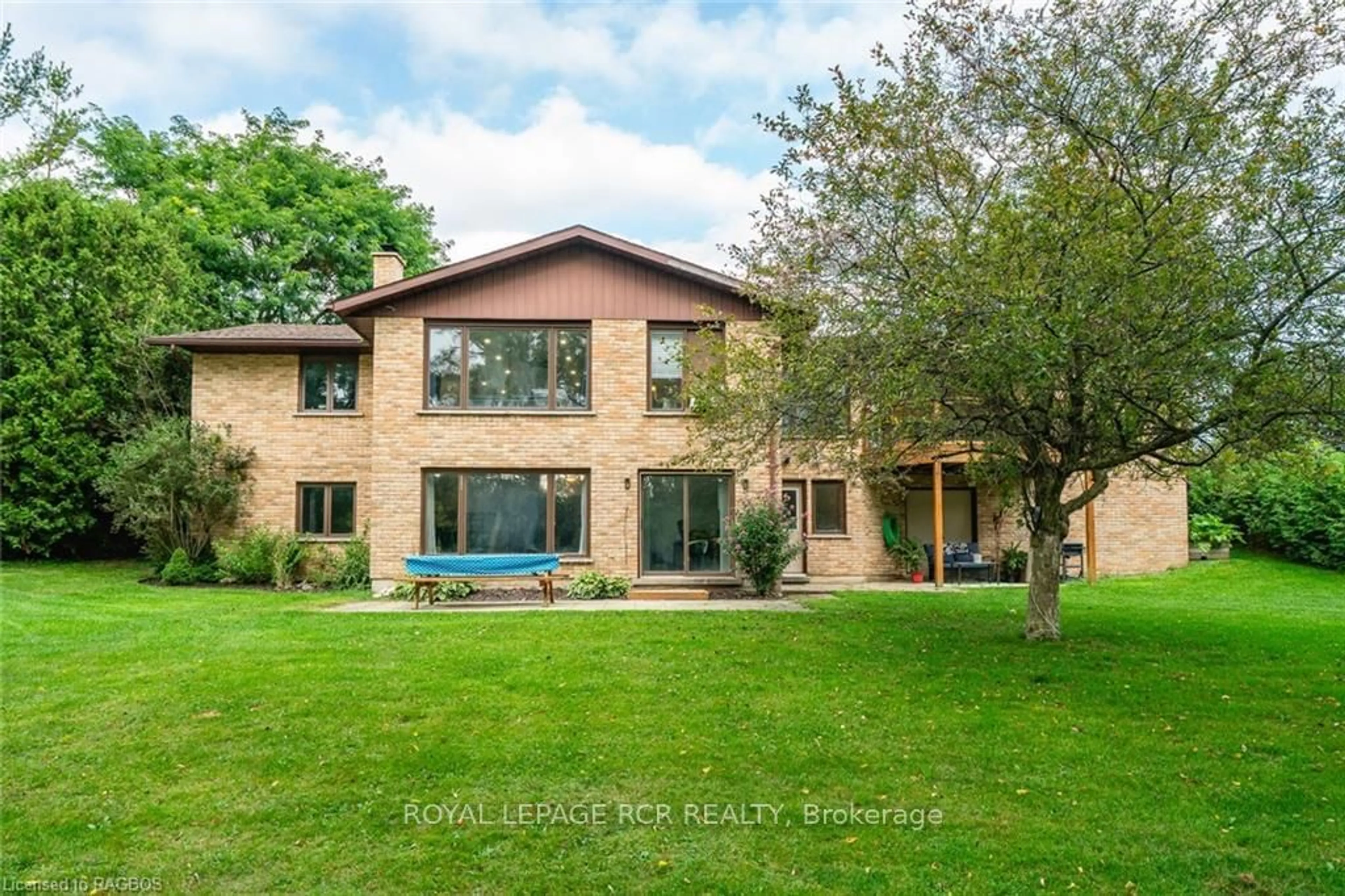 Frontside or backside of a home, cottage for 216 FISHER Cres, West Grey Ontario N0G 1C0