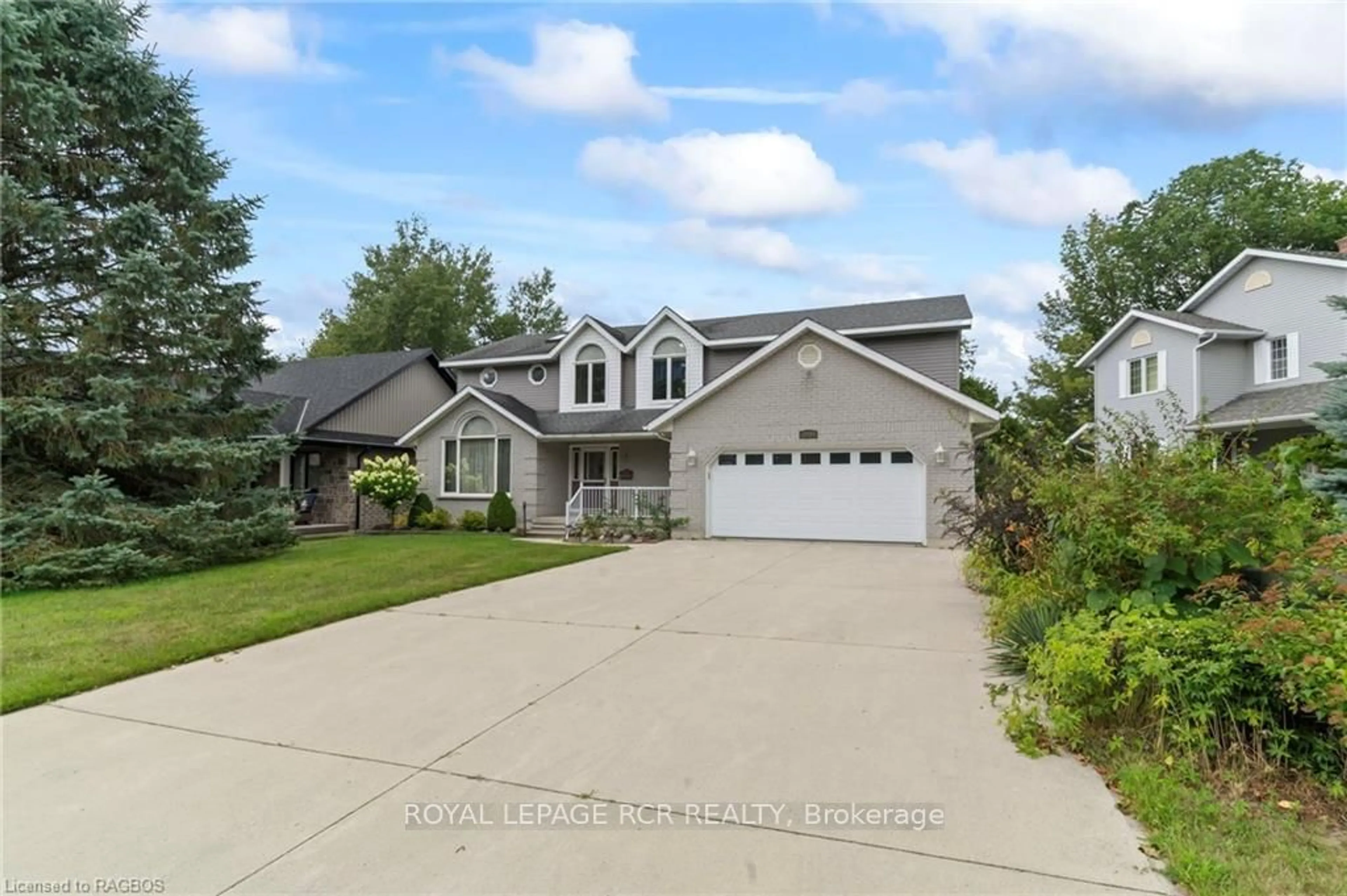 Frontside or backside of a home, the street view for 222 2ND Ave, Hanover Ontario N4N 3S2