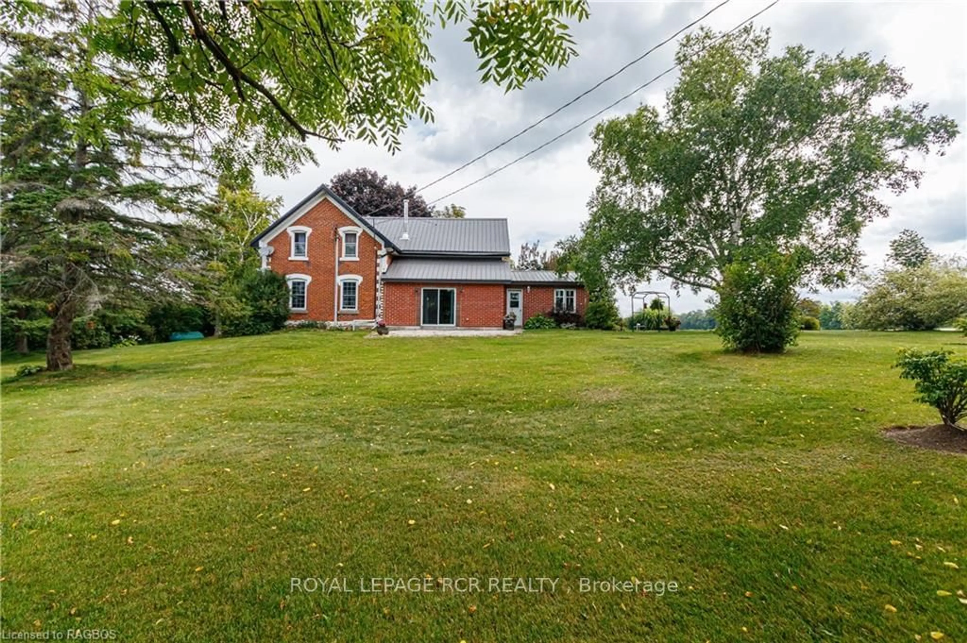 Frontside or backside of a home, cottage for 268 FOX RIDGE Rd, Grey Highlands Ontario N0H 1J0