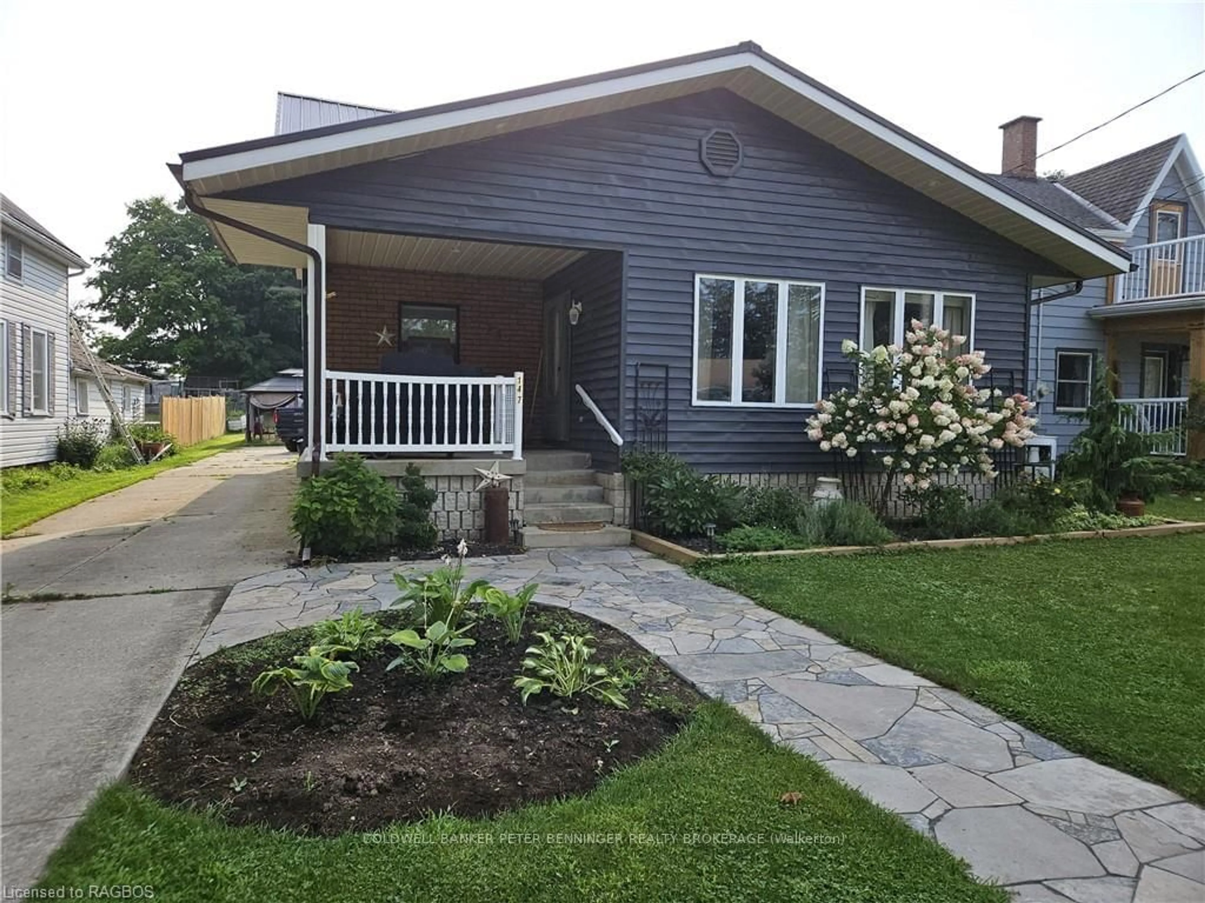 Frontside or backside of a home, cottage for 147 BARBARA St, West Grey Ontario N0G 2M0