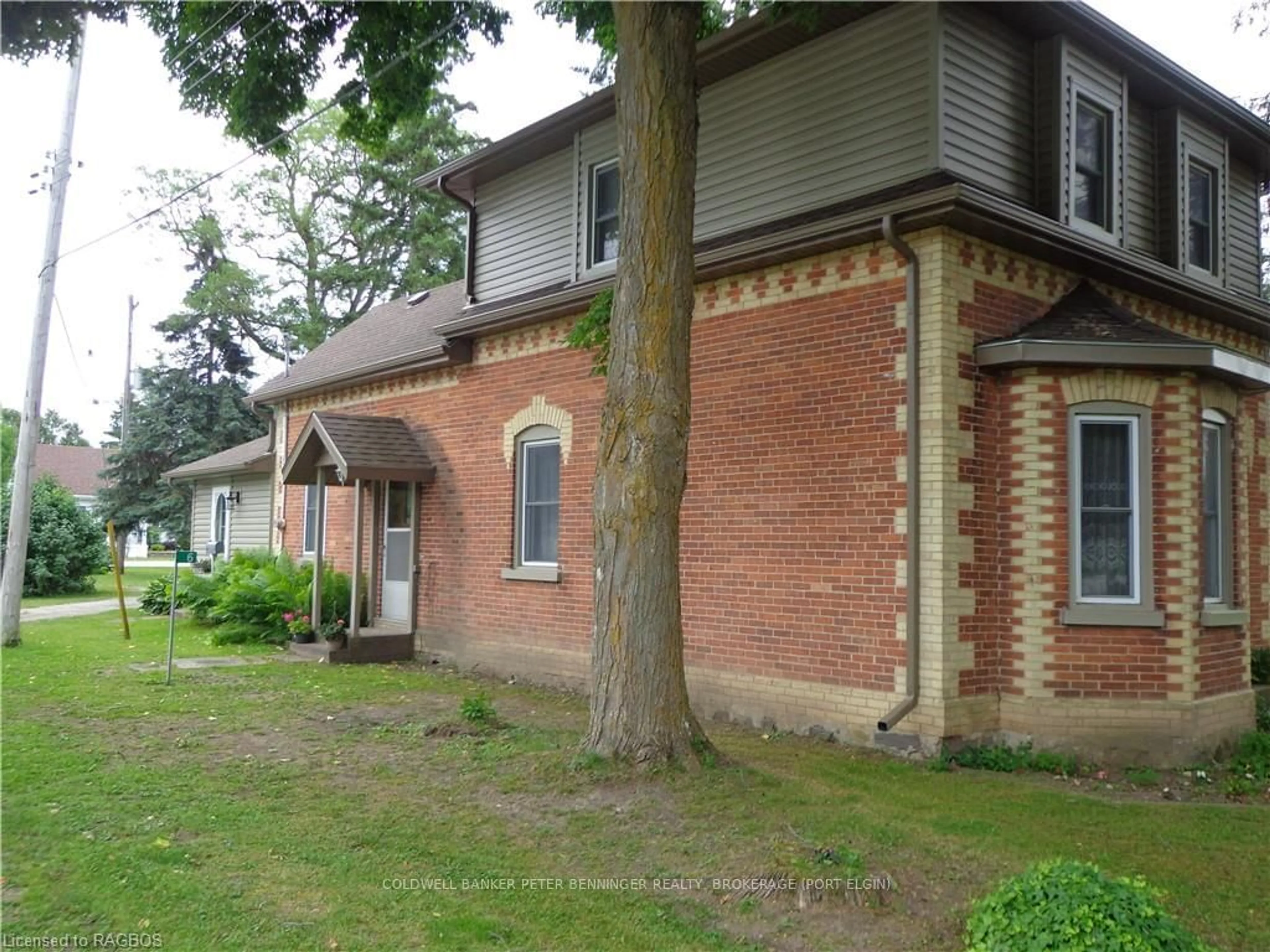 Frontside or backside of a home, the front or back of building for 6 MURDOCH St, Arran-Elderslie Ontario N0G 2N0