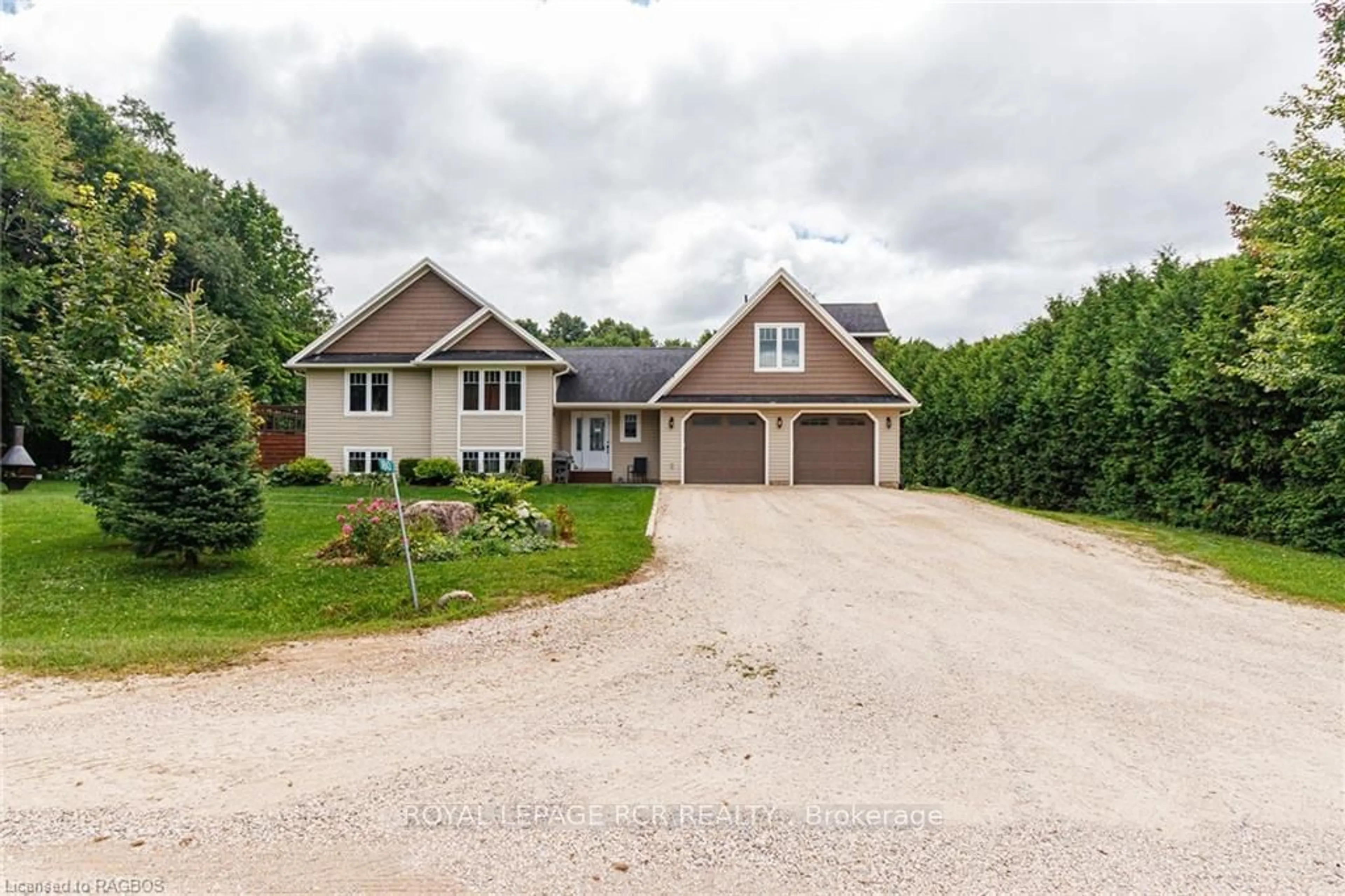 Frontside or backside of a home, cottage for 180 RAGLAN St, Grey Highlands Ontario N0C 1E0