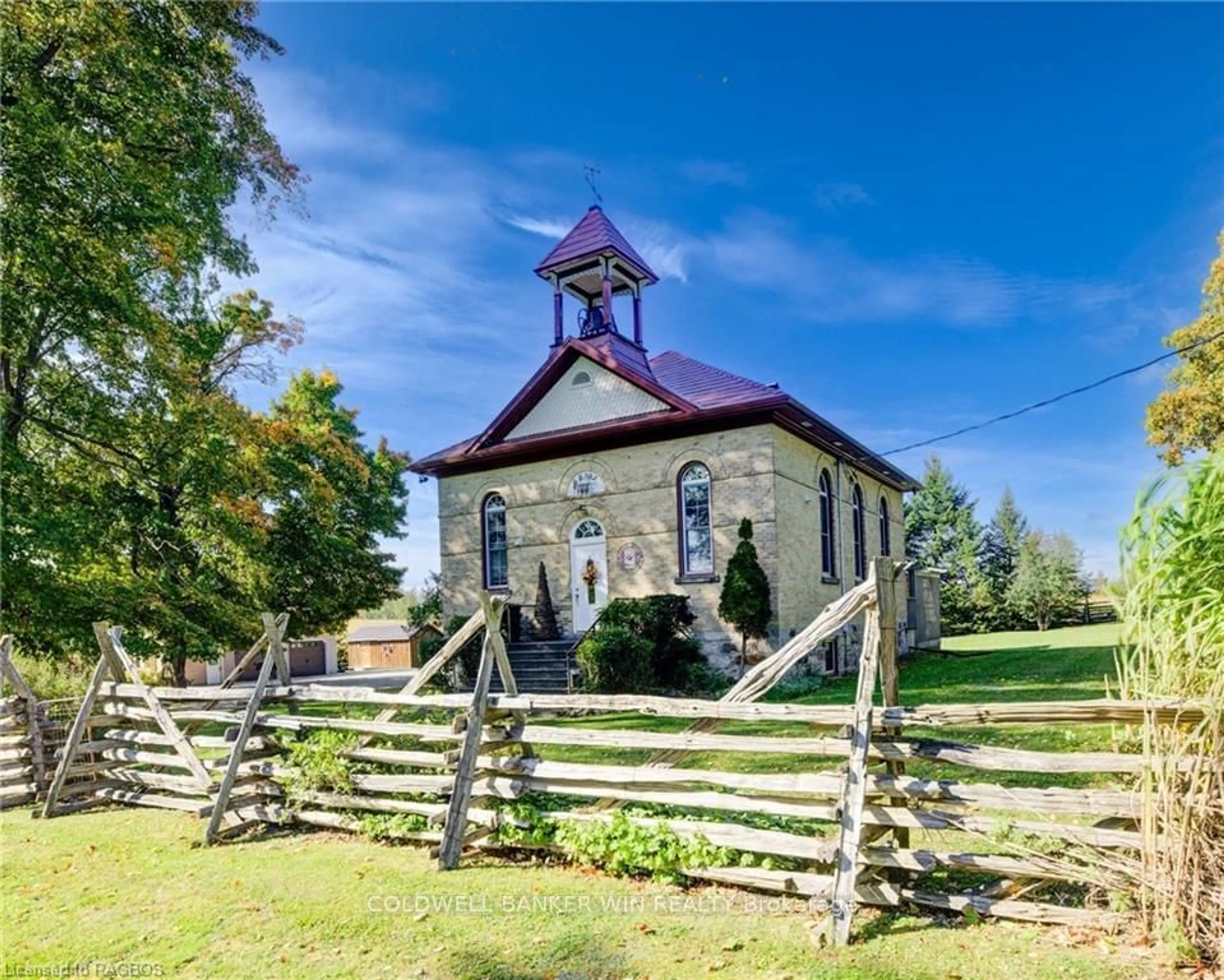 Indoor foyer for 392774 SOUTHGATE SIDEROAD 39, Southgate Ontario N0G 1R0