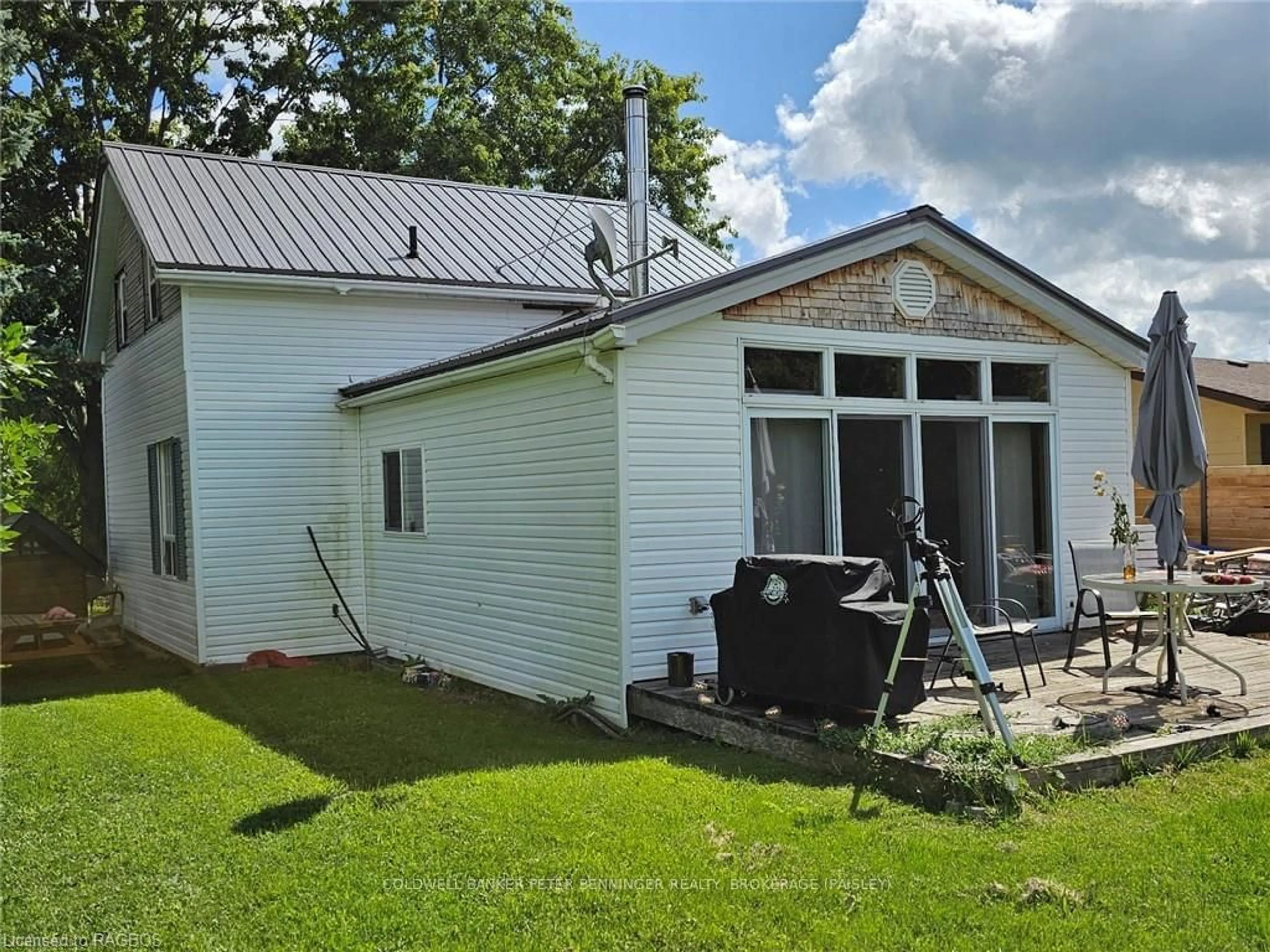 Frontside or backside of a home, cottage for 112 GEORGE St, Arran-Elderslie Ontario N0G 2N0