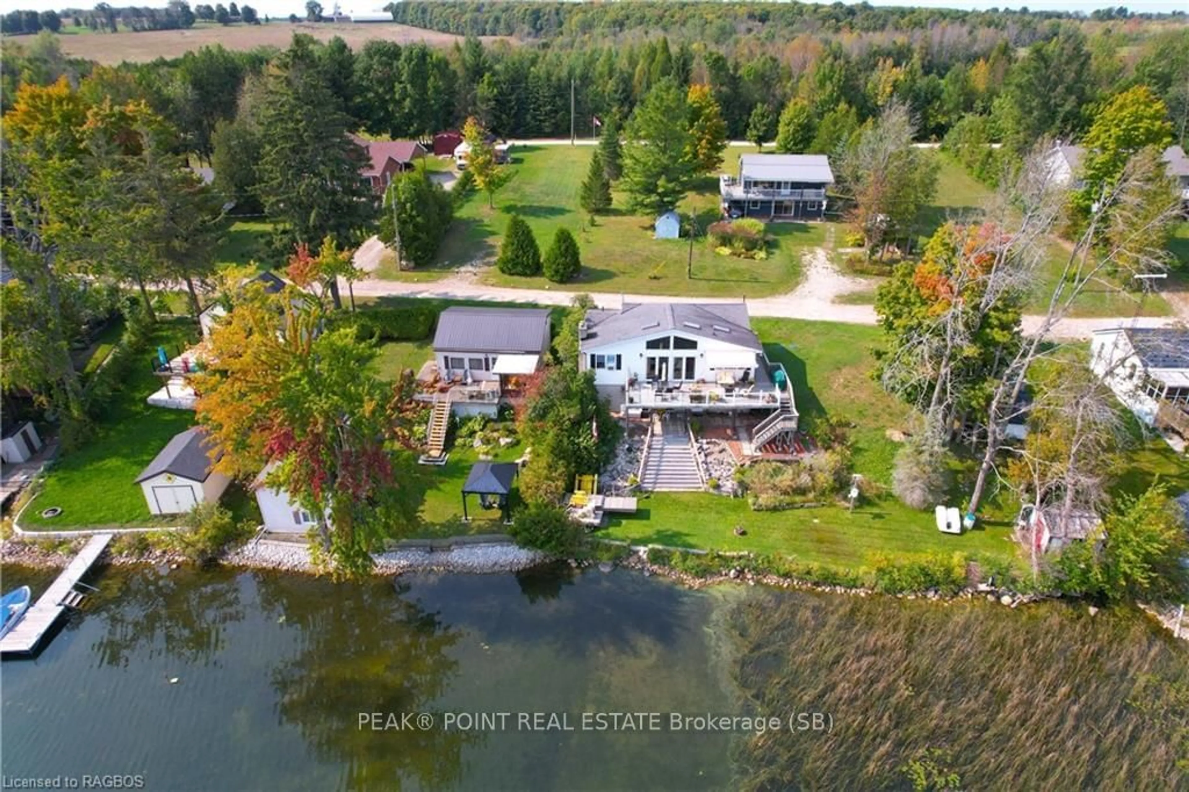 Frontside or backside of a home, cottage for 34 ISLANDVIEW Dr, South Bruce Peninsula Ontario N0H 1A0