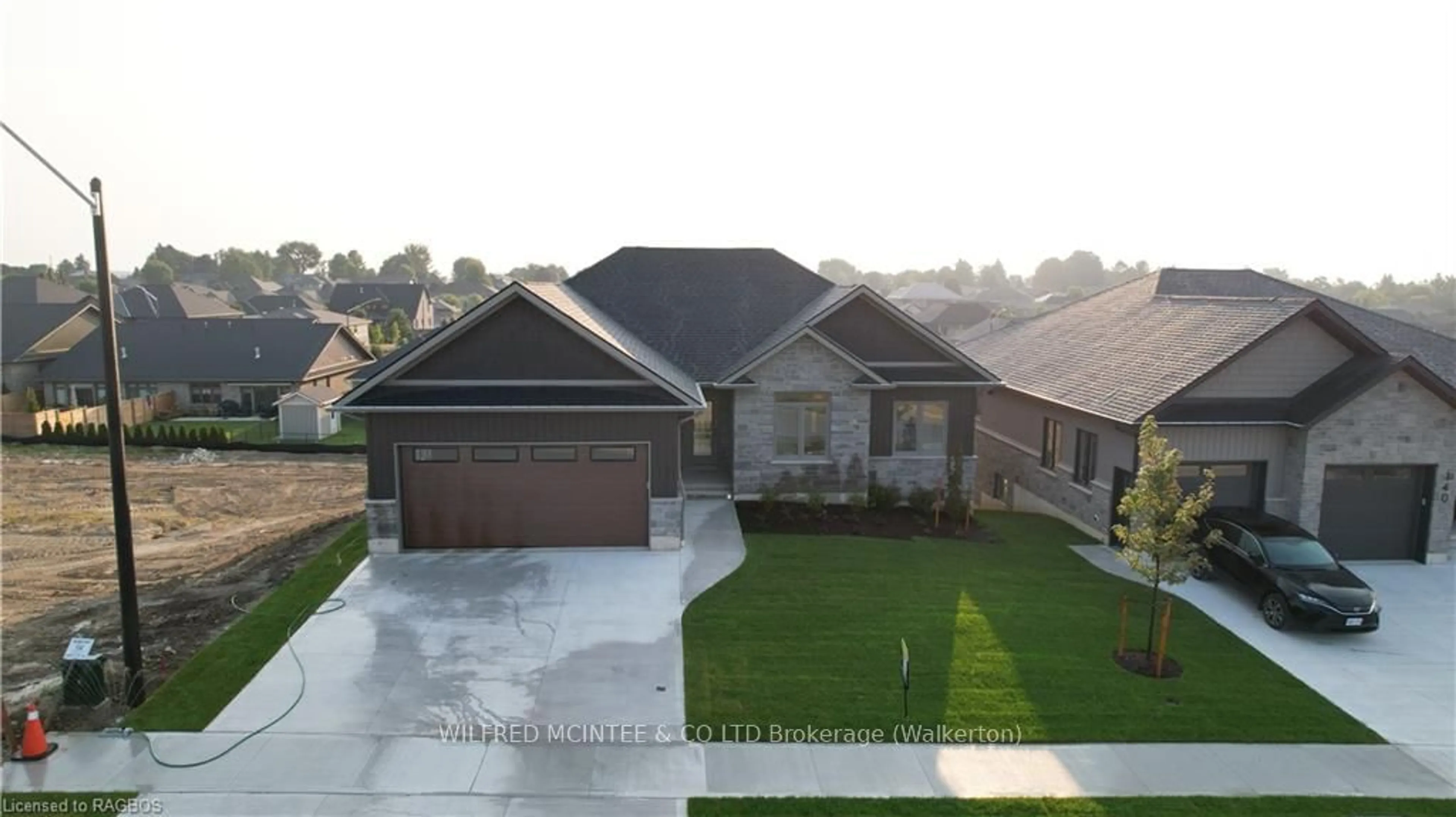 Frontside or backside of a home, the street view for 138 DEVINWOOD Ave, Brockton Ontario N0G 2V0